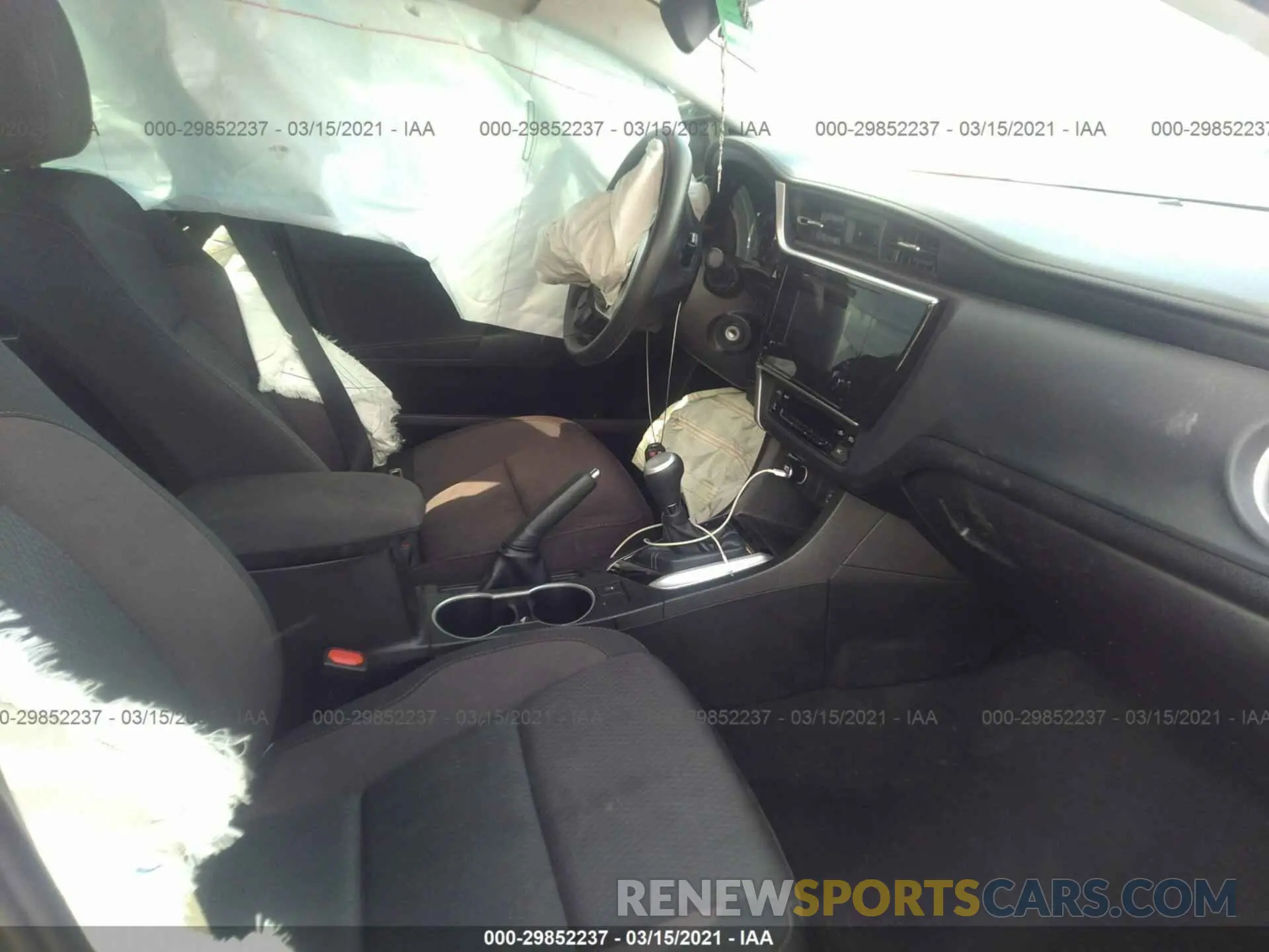 5 Photograph of a damaged car 5YFBURHEXKP867268 TOYOTA COROLLA 2019
