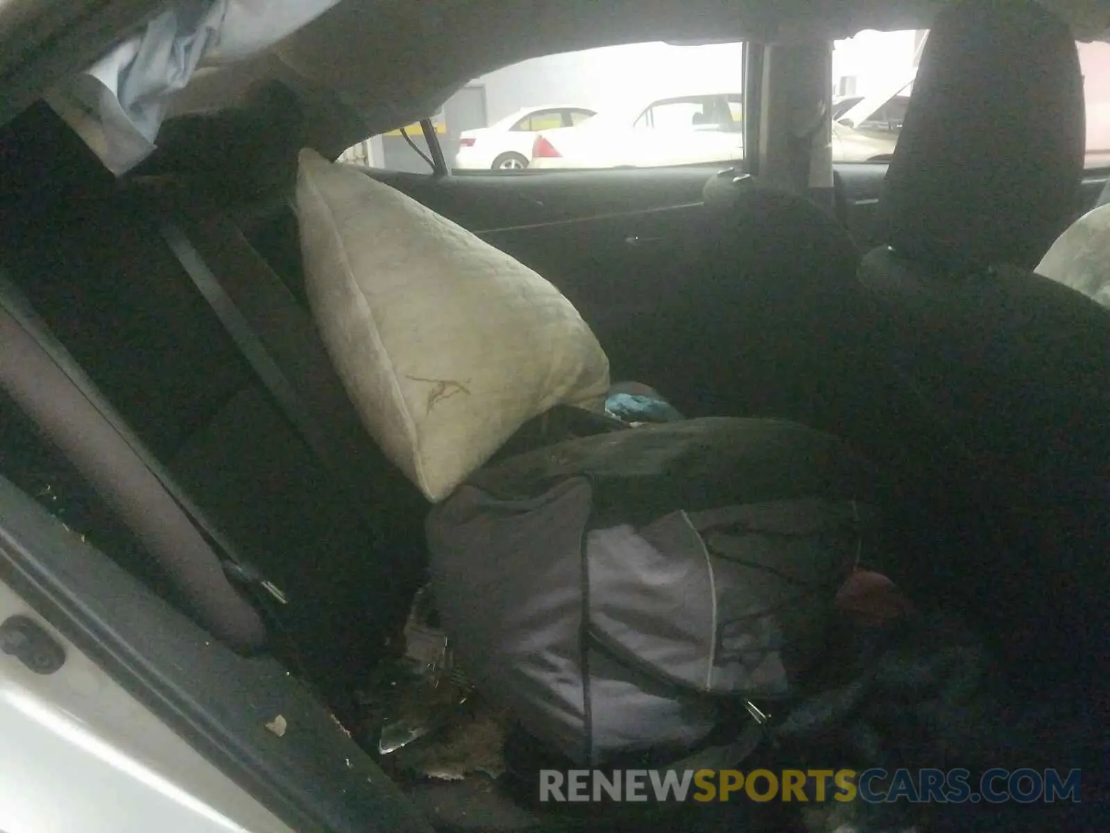 6 Photograph of a damaged car 5YFBURHEXKP871465 TOYOTA COROLLA 2019