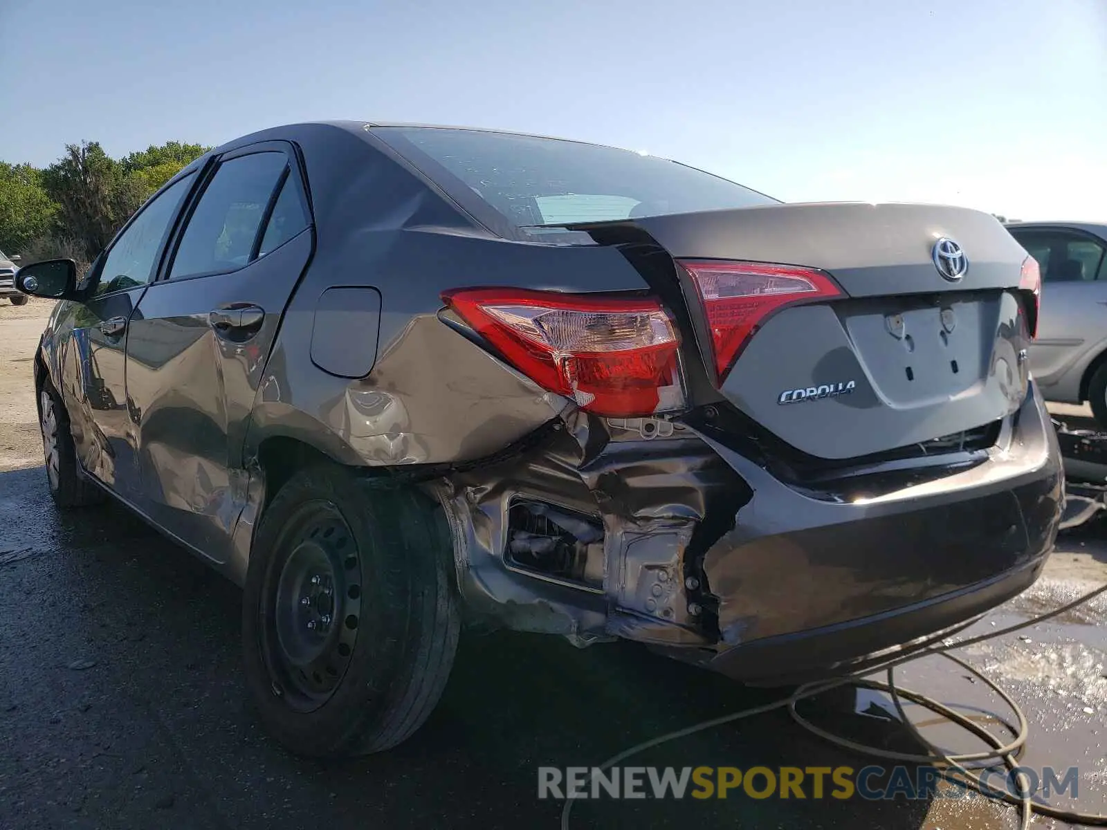 3 Photograph of a damaged car 5YFBURHEXKP875290 TOYOTA COROLLA 2019