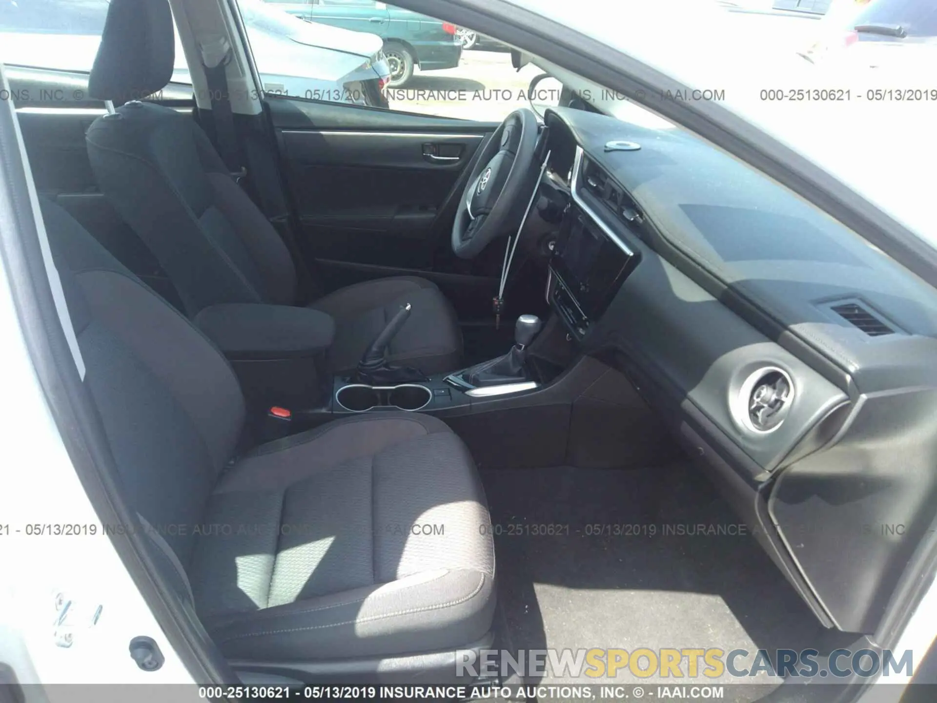 5 Photograph of a damaged car 5YFBURHEXKP892140 TOYOTA COROLLA 2019