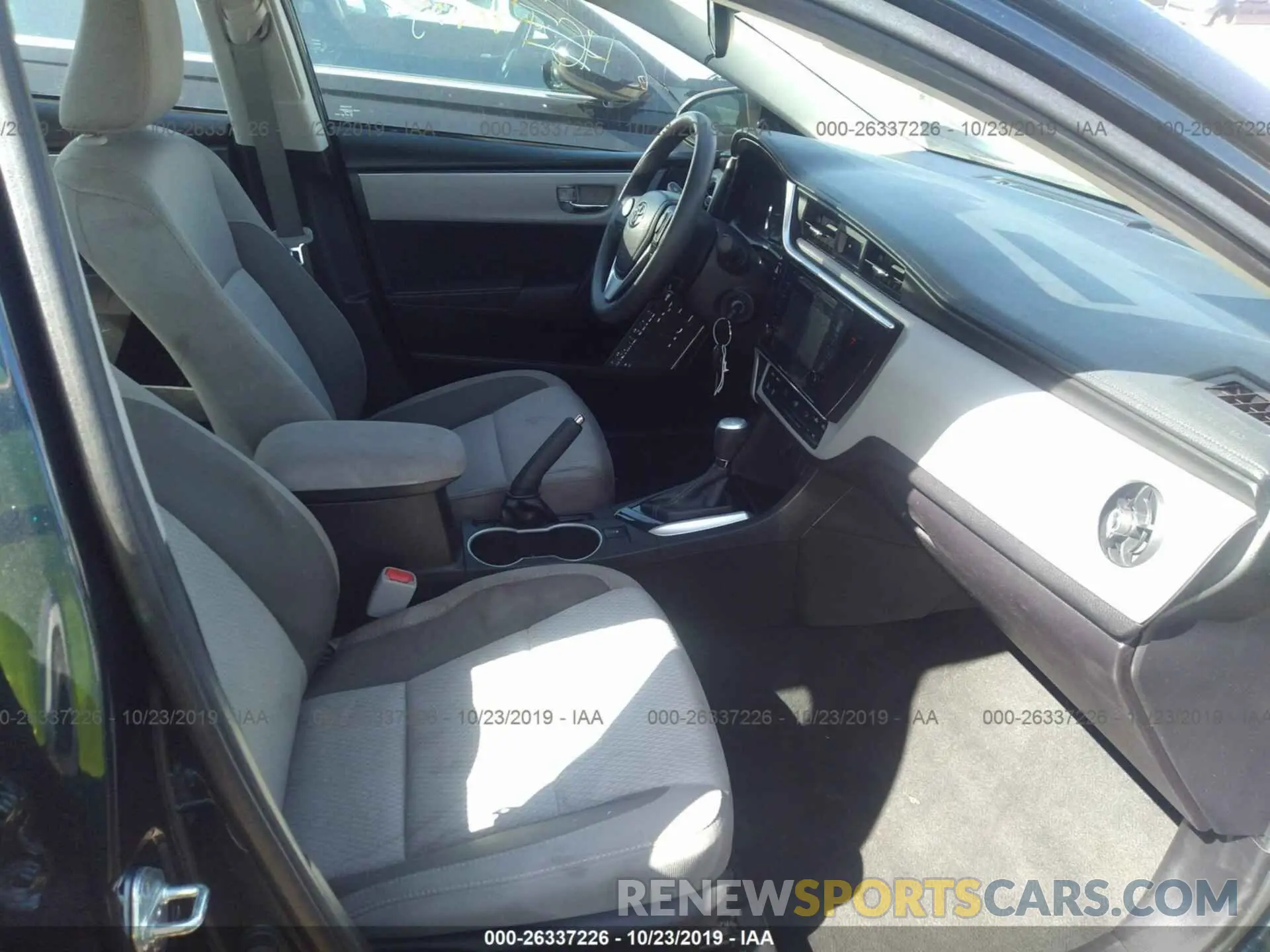 5 Photograph of a damaged car 5YFBURHEXKP895961 TOYOTA COROLLA 2019