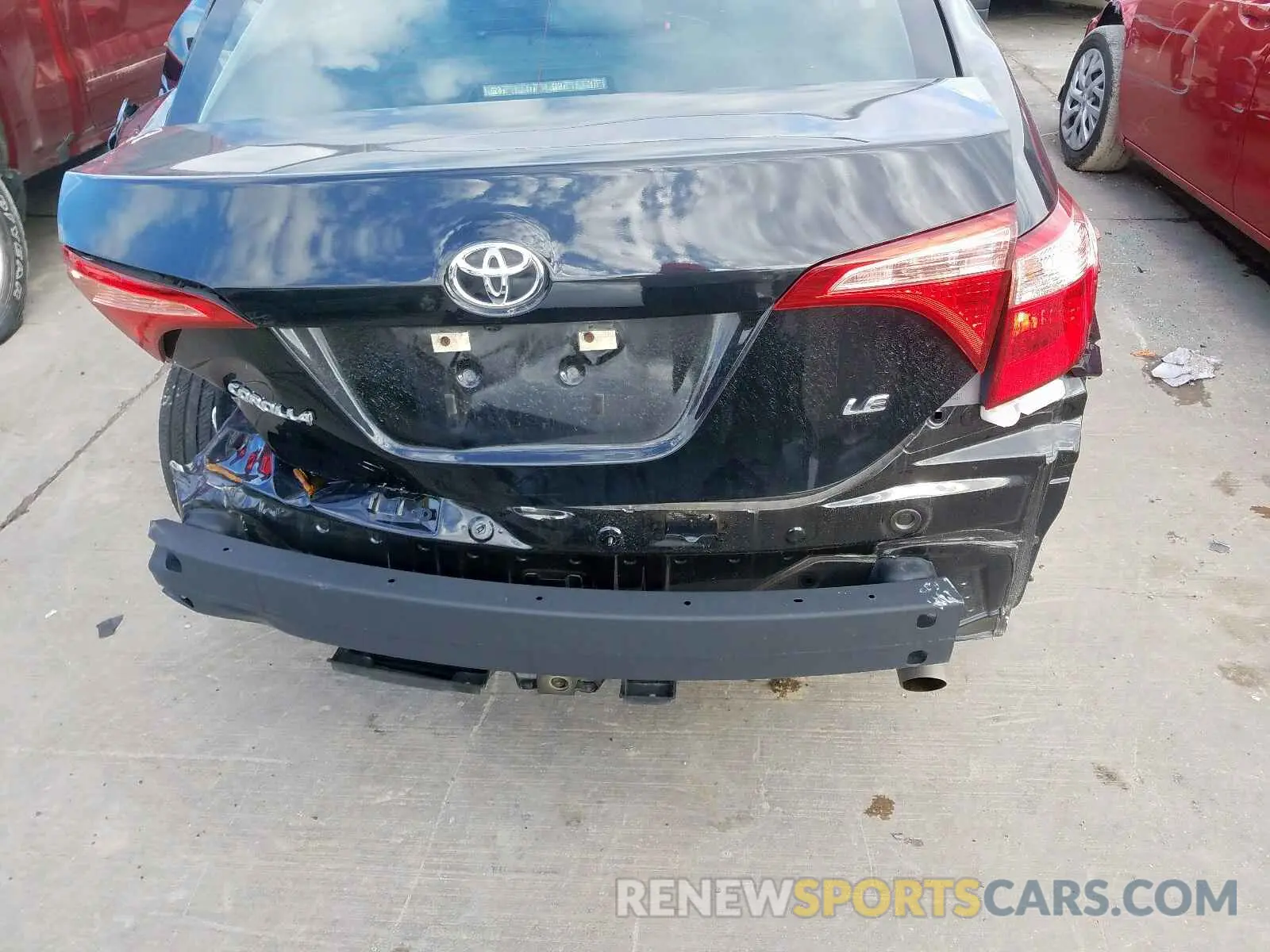 9 Photograph of a damaged car 5YFBURHEXKP896723 TOYOTA COROLLA 2019