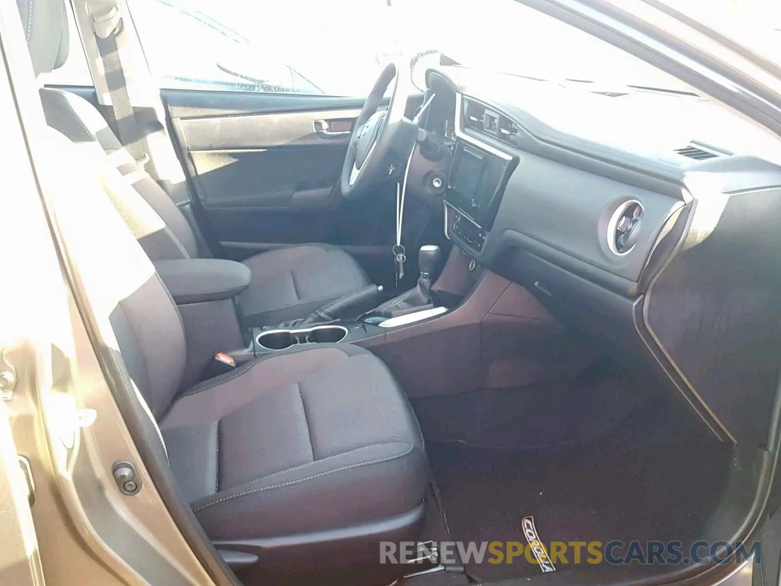 5 Photograph of a damaged car 5YFBURHEXKP899041 TOYOTA COROLLA 2019