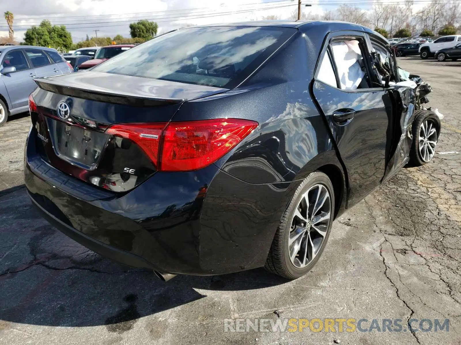 4 Photograph of a damaged car 5YFBURHEXKP899296 TOYOTA COROLLA 2019