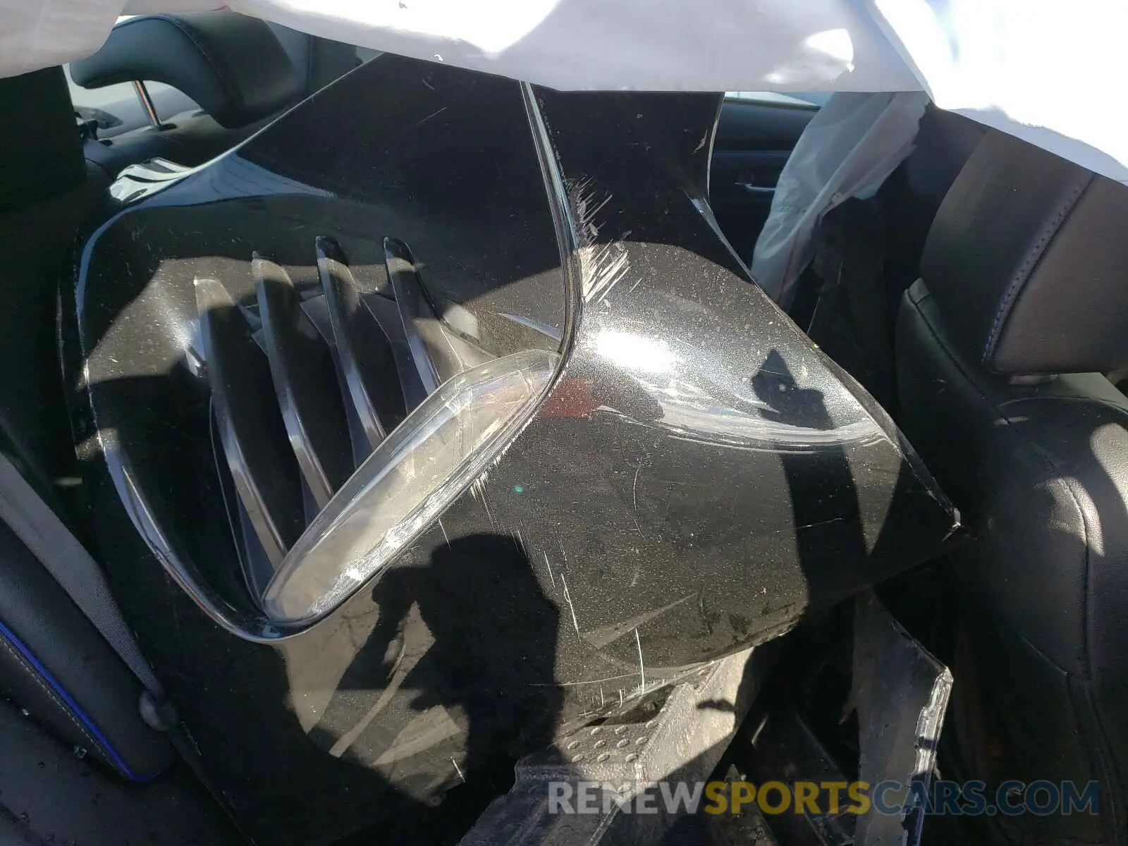 6 Photograph of a damaged car 5YFBURHEXKP899296 TOYOTA COROLLA 2019