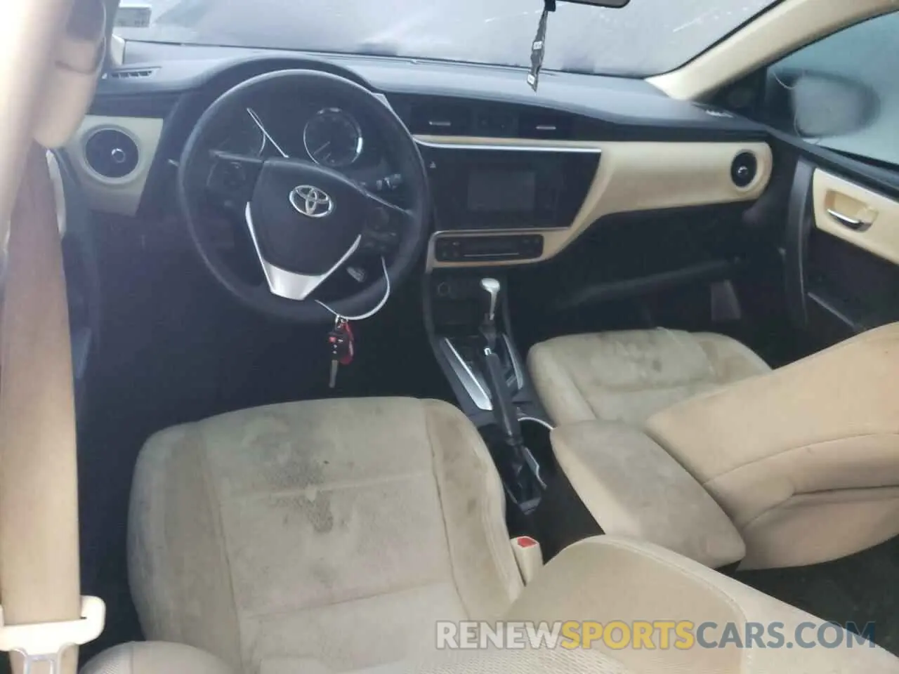 8 Photograph of a damaged car 5YFBURHEXKP902553 TOYOTA COROLLA 2019