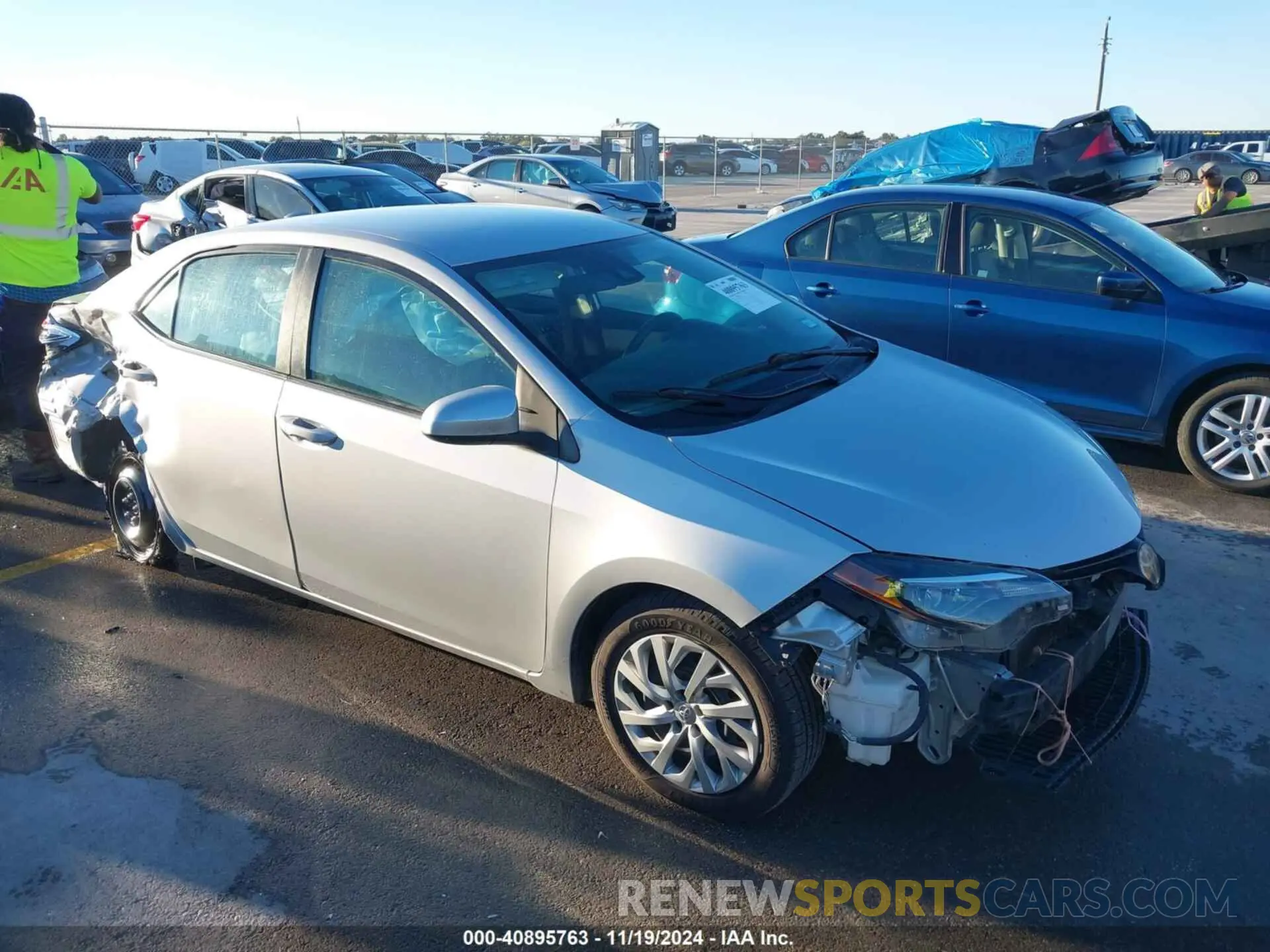 1 Photograph of a damaged car 5YFBURHEXKP903301 TOYOTA COROLLA 2019