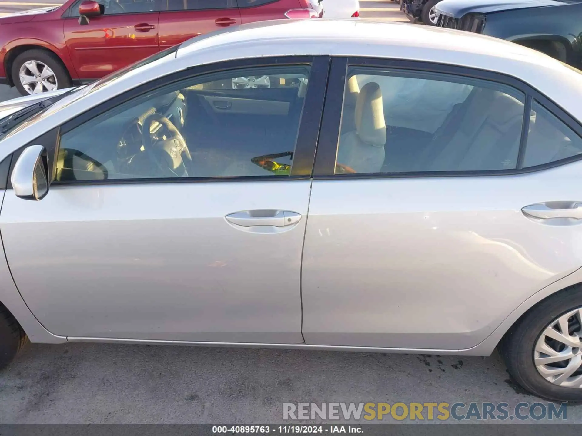 14 Photograph of a damaged car 5YFBURHEXKP903301 TOYOTA COROLLA 2019