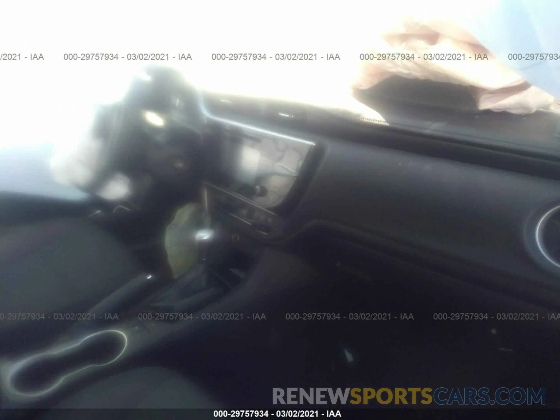 5 Photograph of a damaged car 5YFBURHEXKP904142 TOYOTA COROLLA 2019