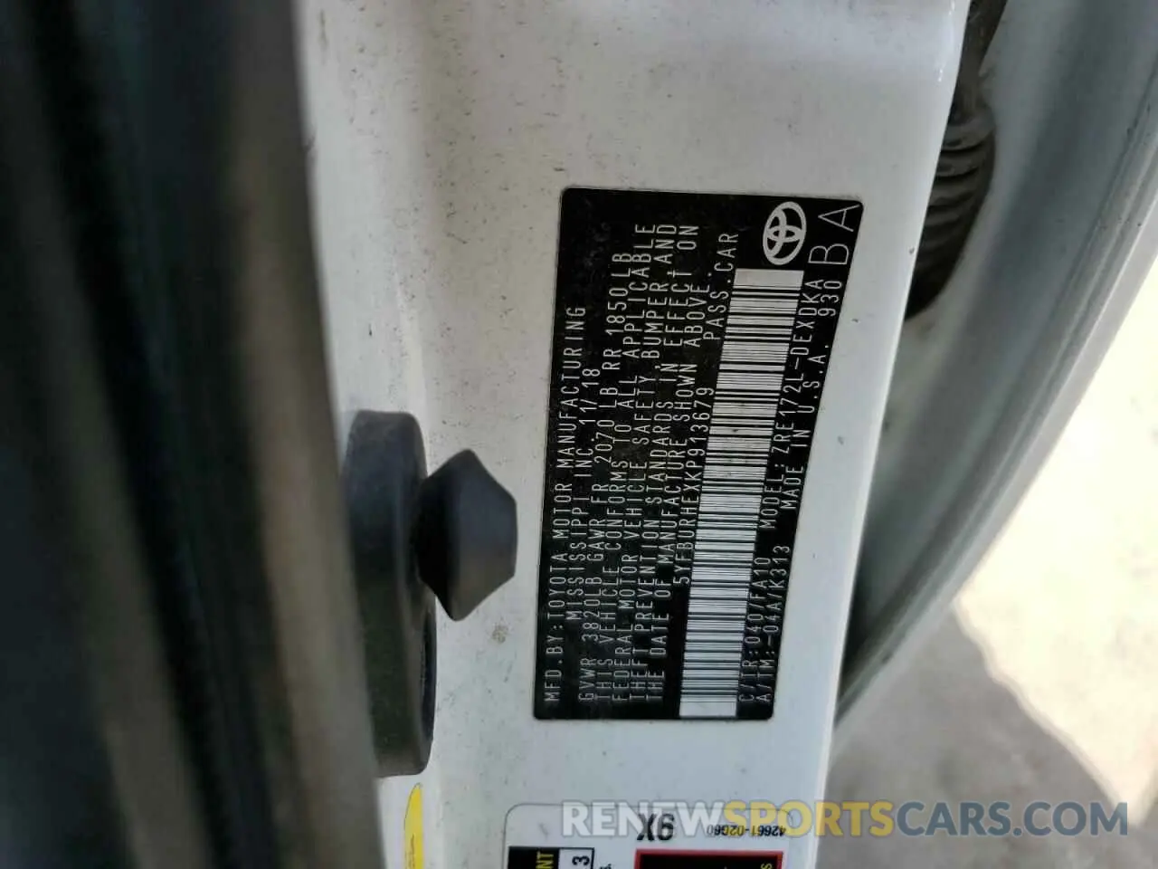 12 Photograph of a damaged car 5YFBURHEXKP913679 TOYOTA COROLLA 2019