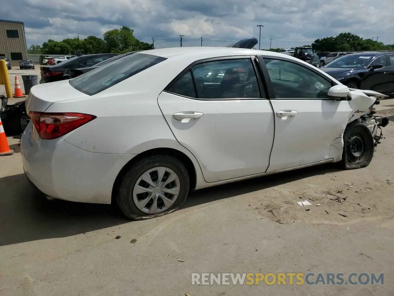 3 Photograph of a damaged car 5YFBURHEXKP913679 TOYOTA COROLLA 2019