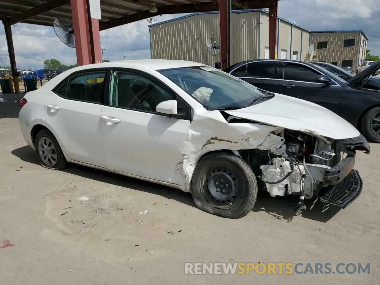4 Photograph of a damaged car 5YFBURHEXKP913679 TOYOTA COROLLA 2019