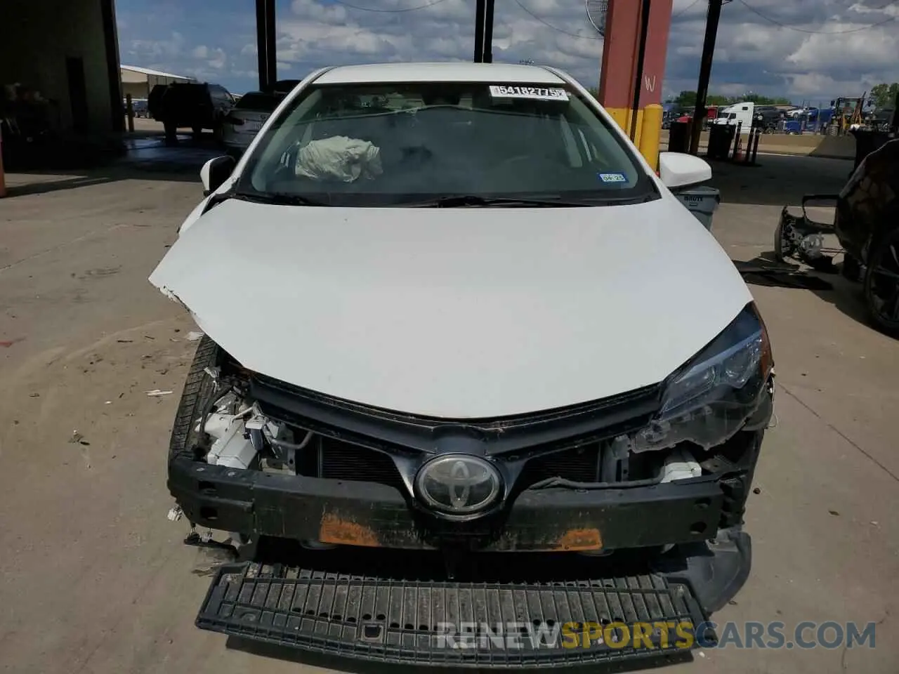 5 Photograph of a damaged car 5YFBURHEXKP913679 TOYOTA COROLLA 2019