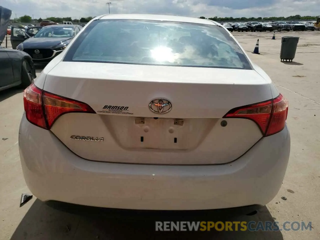 6 Photograph of a damaged car 5YFBURHEXKP913679 TOYOTA COROLLA 2019