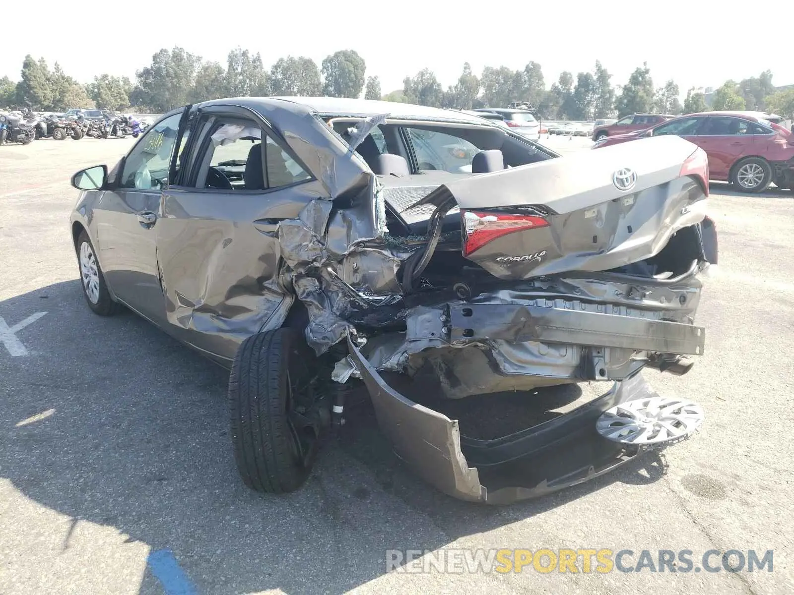 3 Photograph of a damaged car 5YFBURHEXKP916985 TOYOTA COROLLA 2019