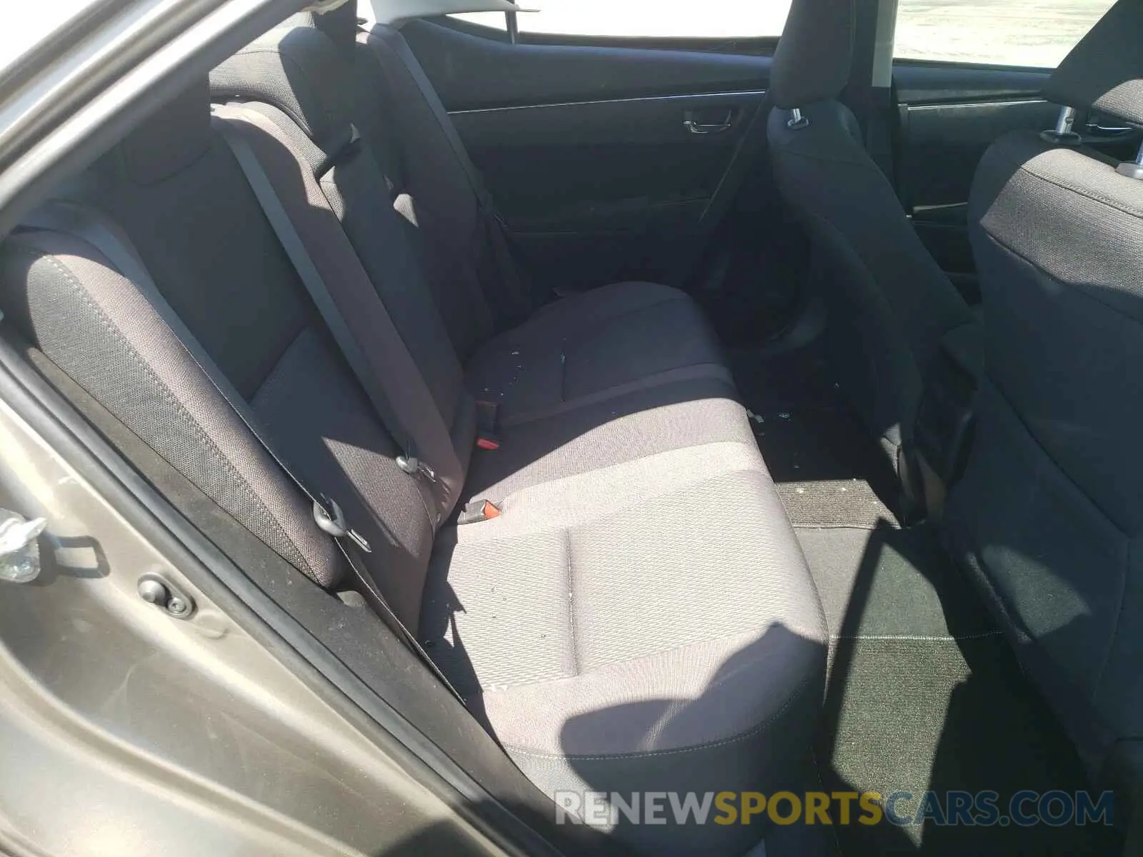 6 Photograph of a damaged car 5YFBURHEXKP916985 TOYOTA COROLLA 2019