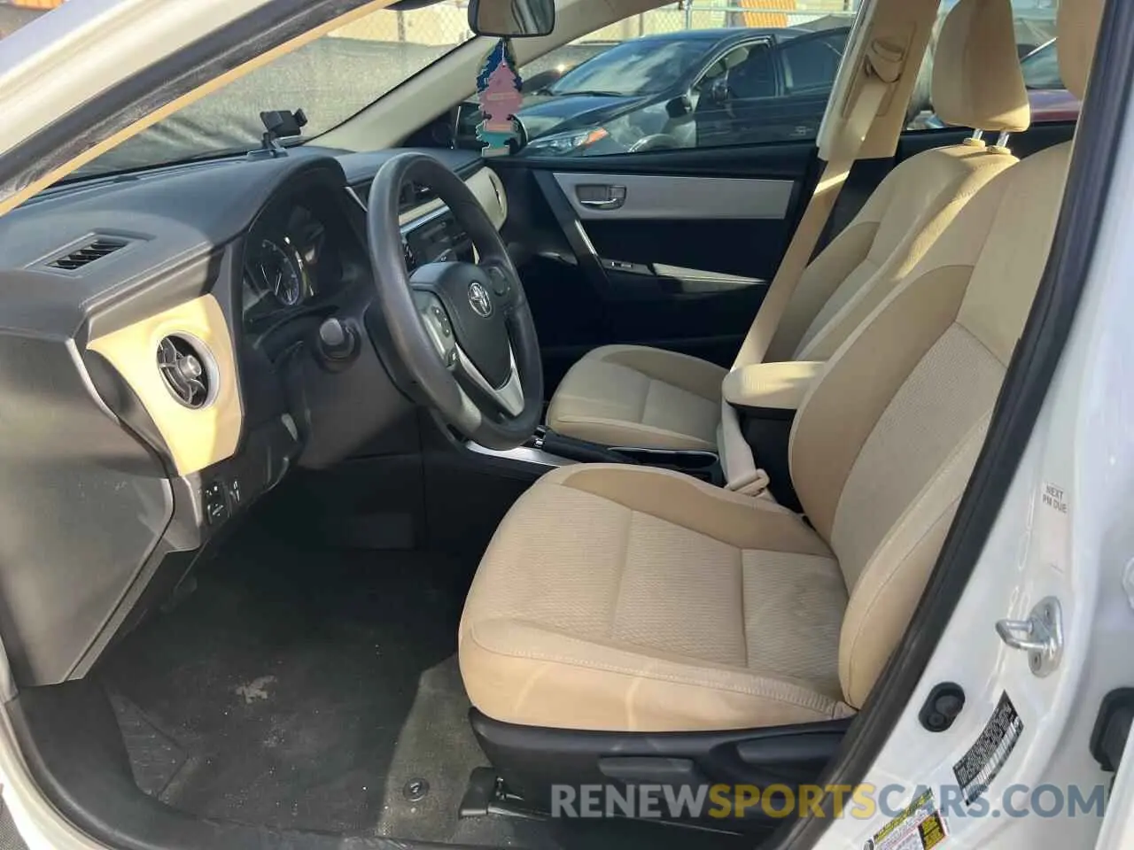 9 Фотография поврежденного автомобиля 5YFBURHEXKP921605 TOYOTA COROLLA 2019