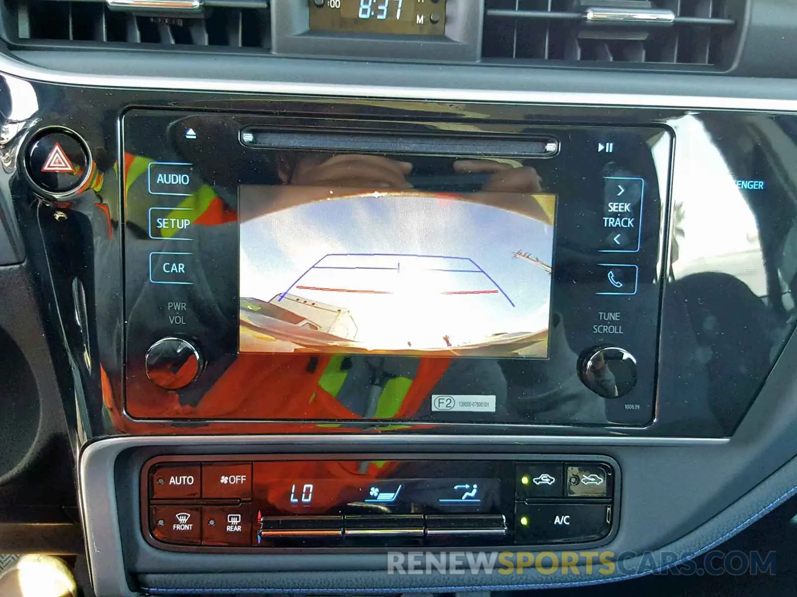 9 Photograph of a damaged car 5YFBURHEXKP924262 TOYOTA COROLLA 2019