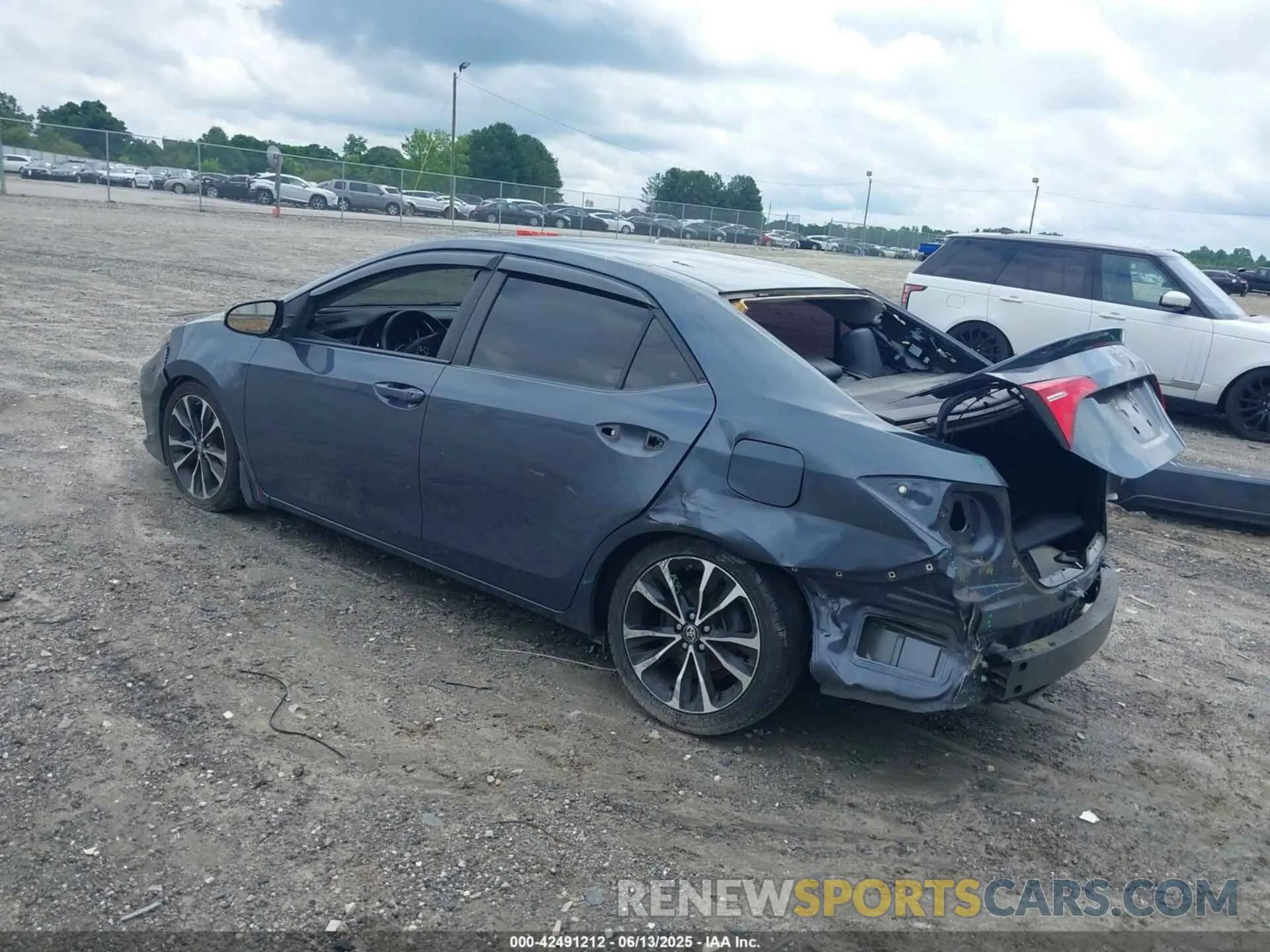 3 Photograph of a damaged car 5YFBURHEXKP926710 TOYOTA COROLLA 2019