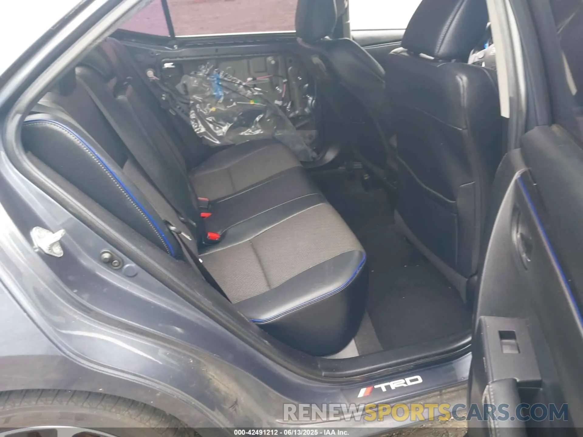 8 Photograph of a damaged car 5YFBURHEXKP926710 TOYOTA COROLLA 2019