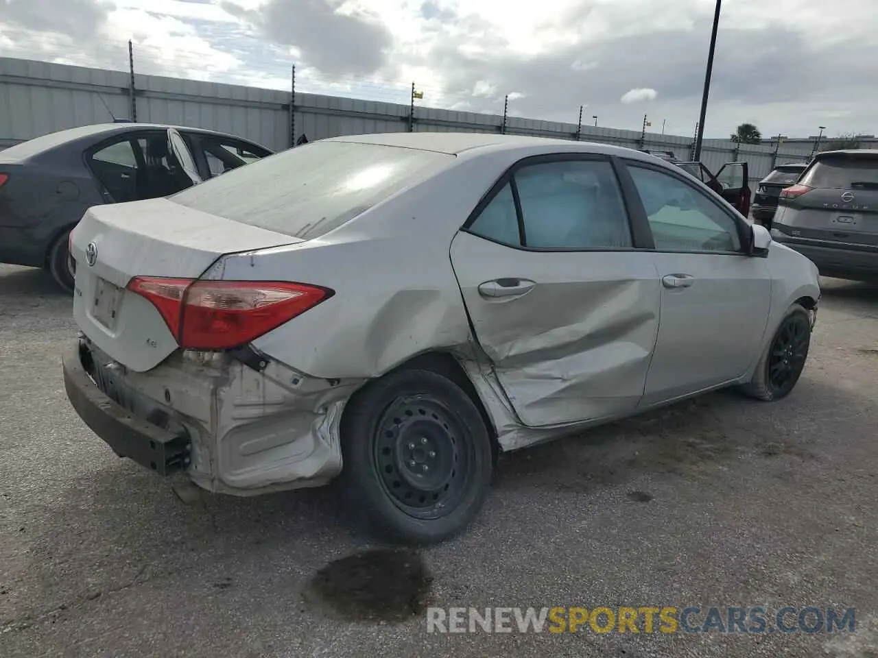3 Photograph of a damaged car 5YFBURHEXKP933754 TOYOTA COROLLA 2019
