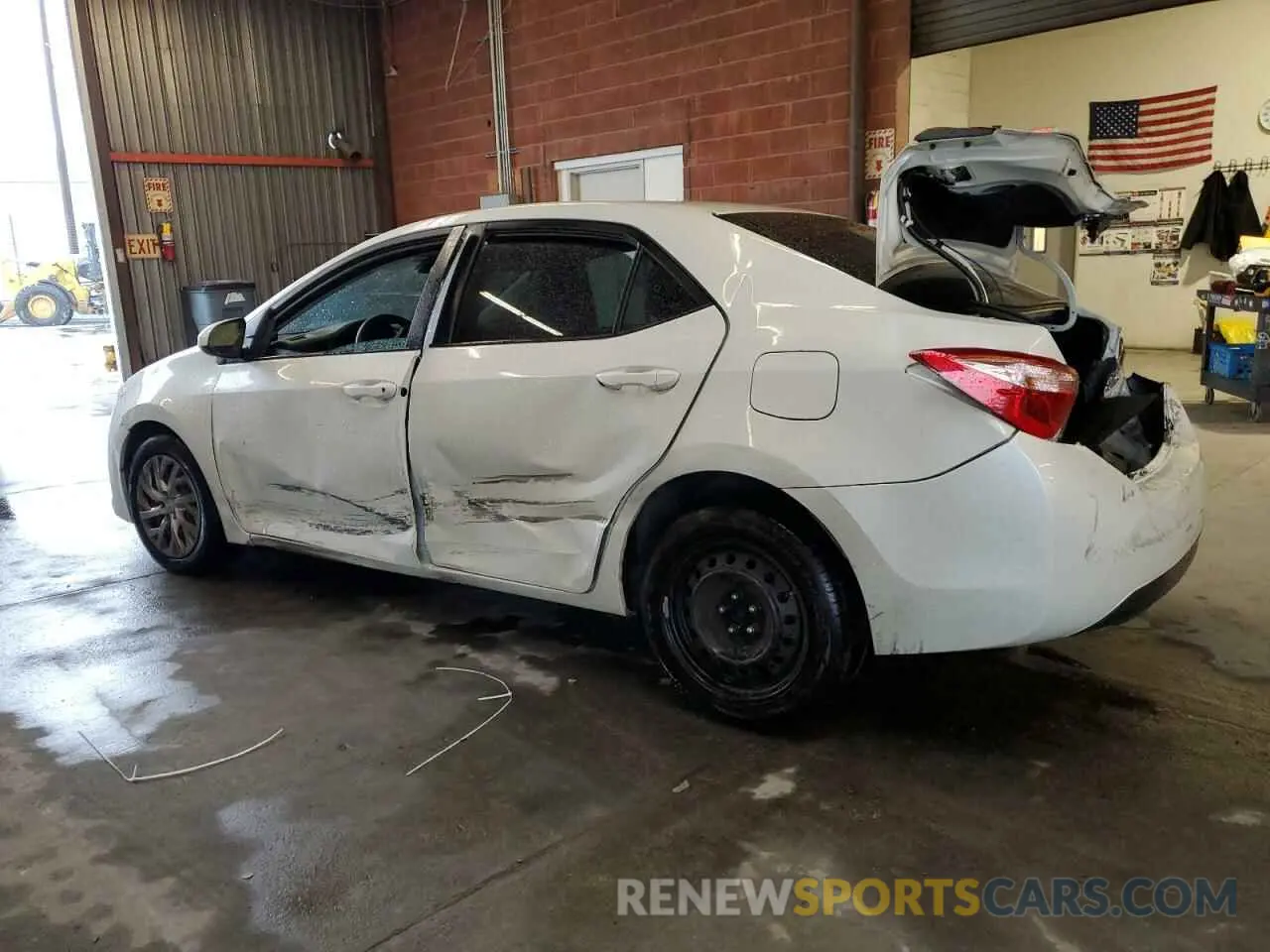 2 Photograph of a damaged car 5YFBURHEXKP940266 TOYOTA COROLLA 2019