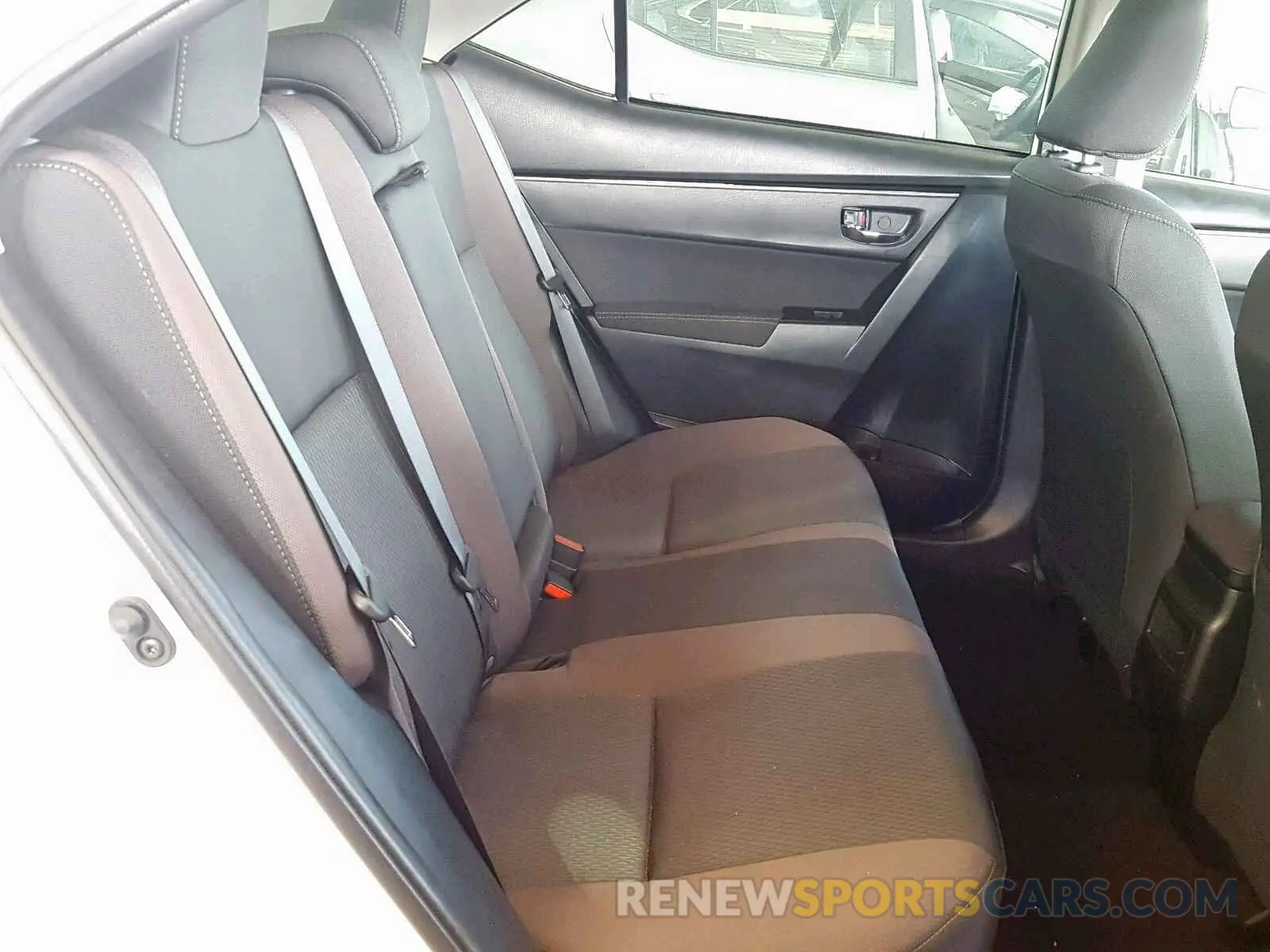 6 Photograph of a damaged car 5YFBURHEXKP941983 TOYOTA COROLLA 2019