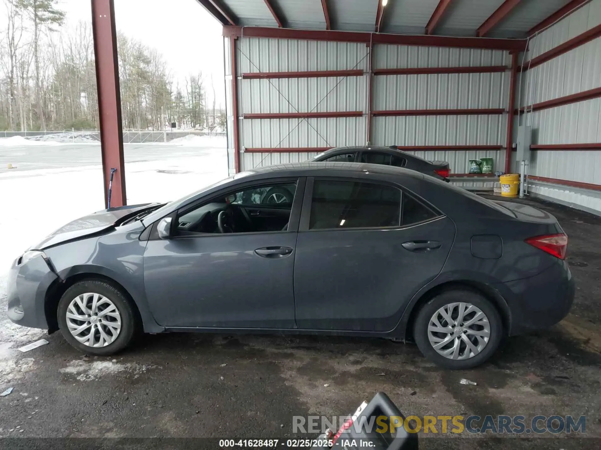 14 Photograph of a damaged car 5YFBURHEXKP943913 TOYOTA COROLLA 2019