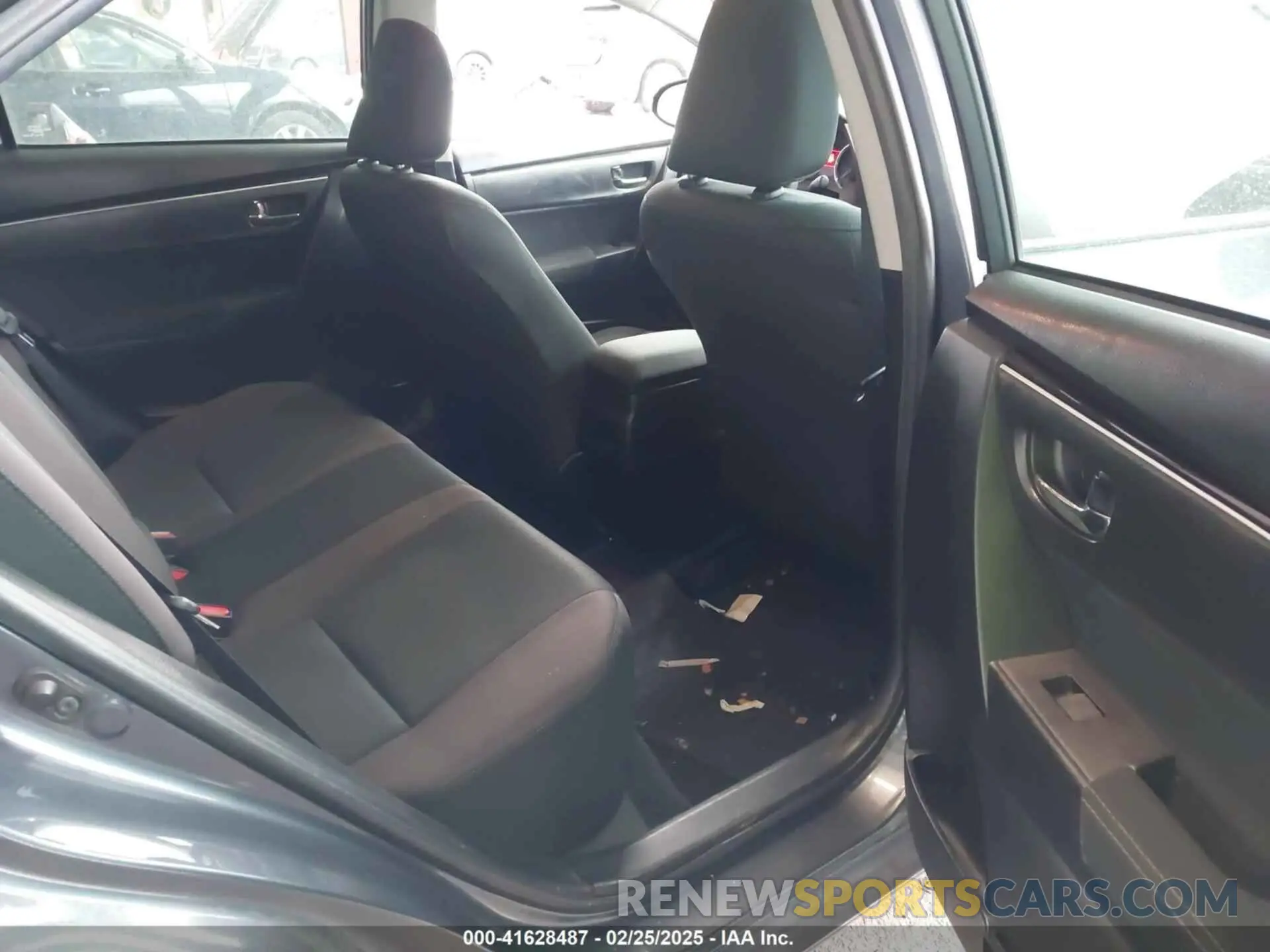 8 Photograph of a damaged car 5YFBURHEXKP943913 TOYOTA COROLLA 2019