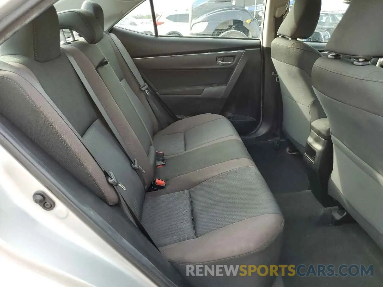10 Photograph of a damaged car 5YFBURHEXKP944060 TOYOTA COROLLA 2019