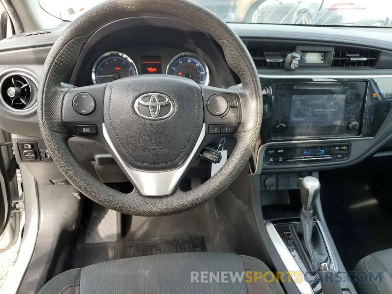 8 Photograph of a damaged car 5YFBURHEXKP944060 TOYOTA COROLLA 2019