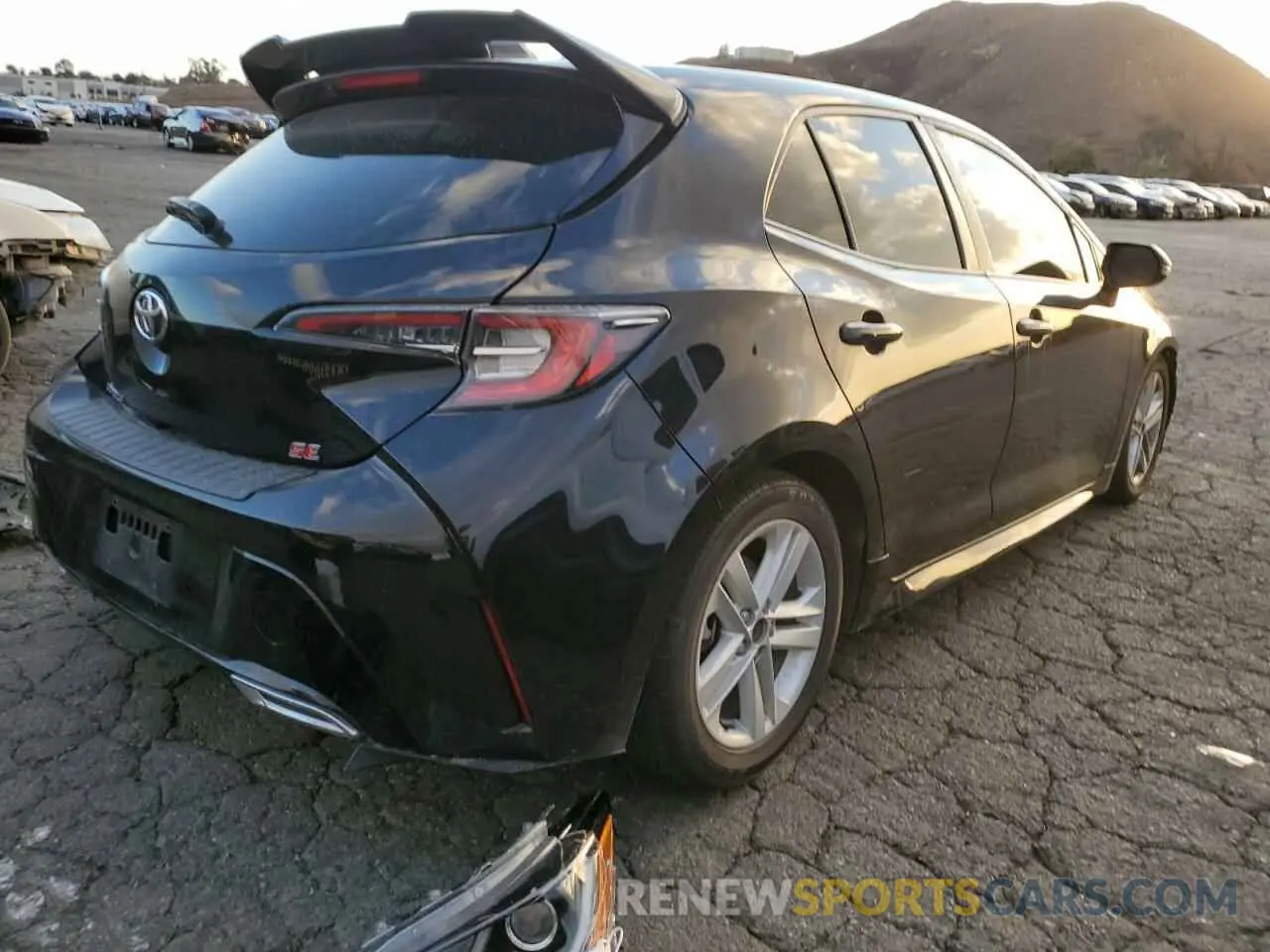 4 Photograph of a damaged car JTNK4RBE1K3067231 TOYOTA COROLLA 2019