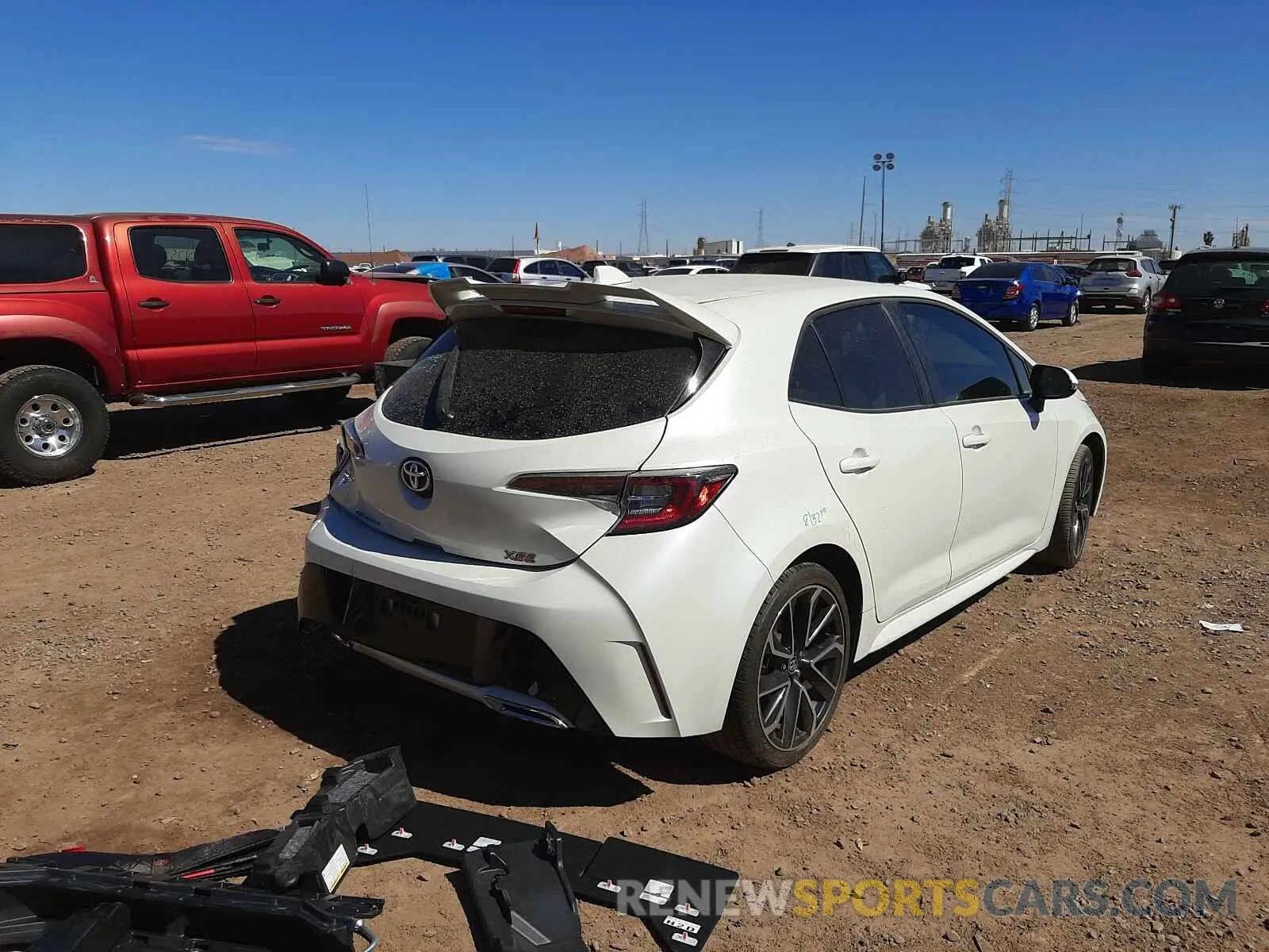 4 Photograph of a damaged car JTNK4RBE3K3005166 TOYOTA COROLLA 2019