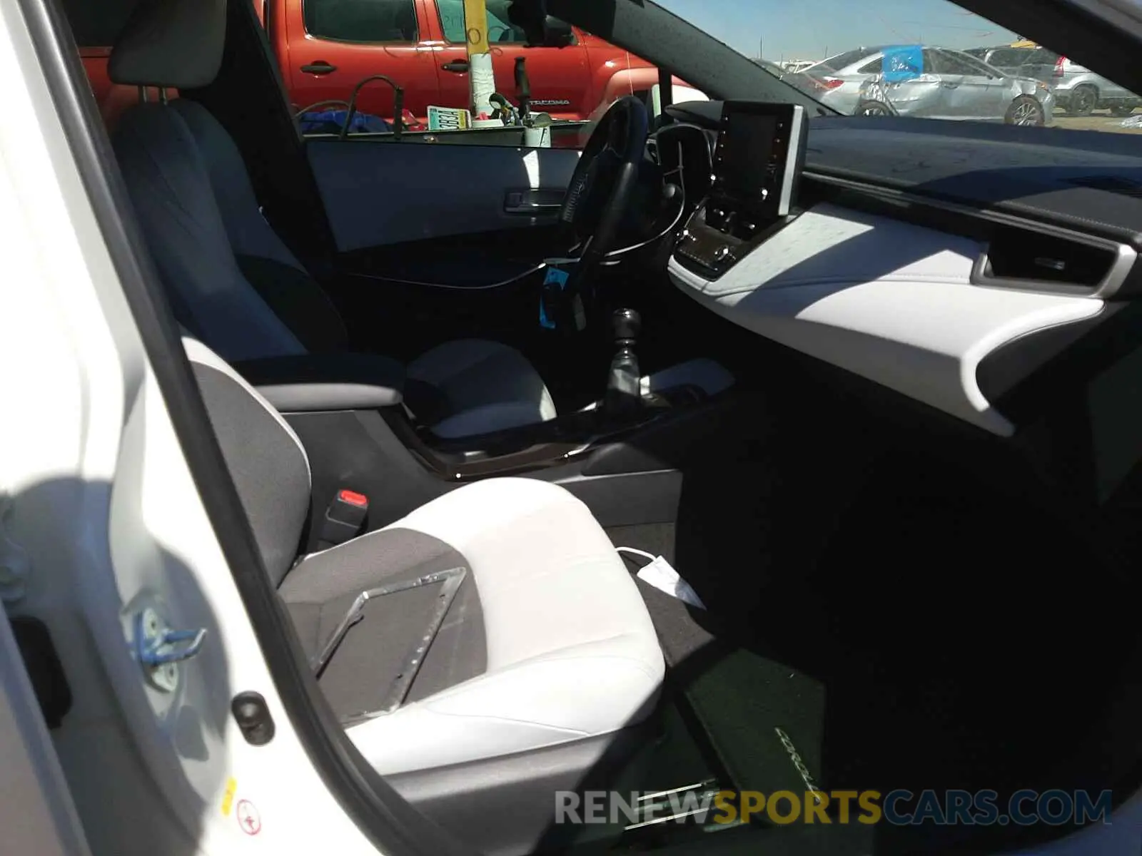 5 Photograph of a damaged car JTNK4RBE3K3005166 TOYOTA COROLLA 2019