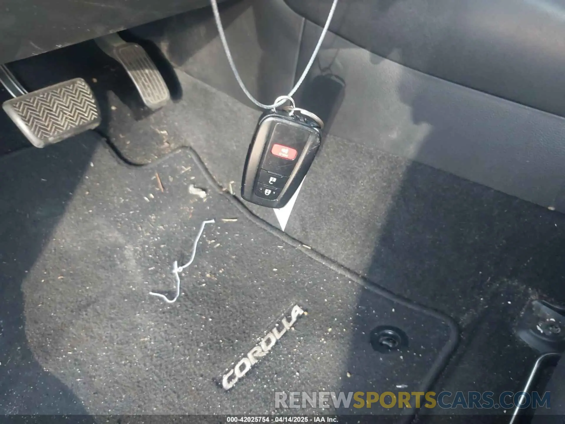 11 Photograph of a damaged car JTNK4RBE6K3028523 TOYOTA COROLLA 2019