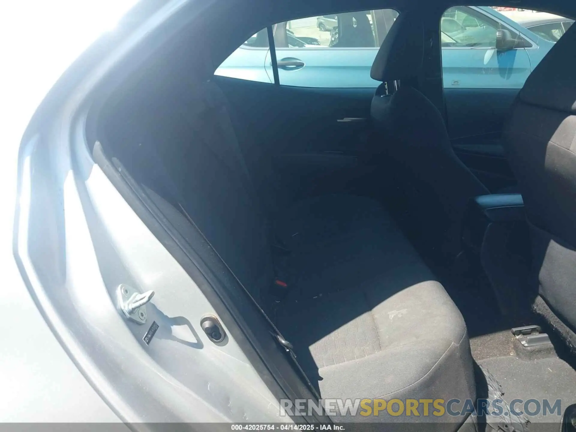 8 Photograph of a damaged car JTNK4RBE6K3028523 TOYOTA COROLLA 2019