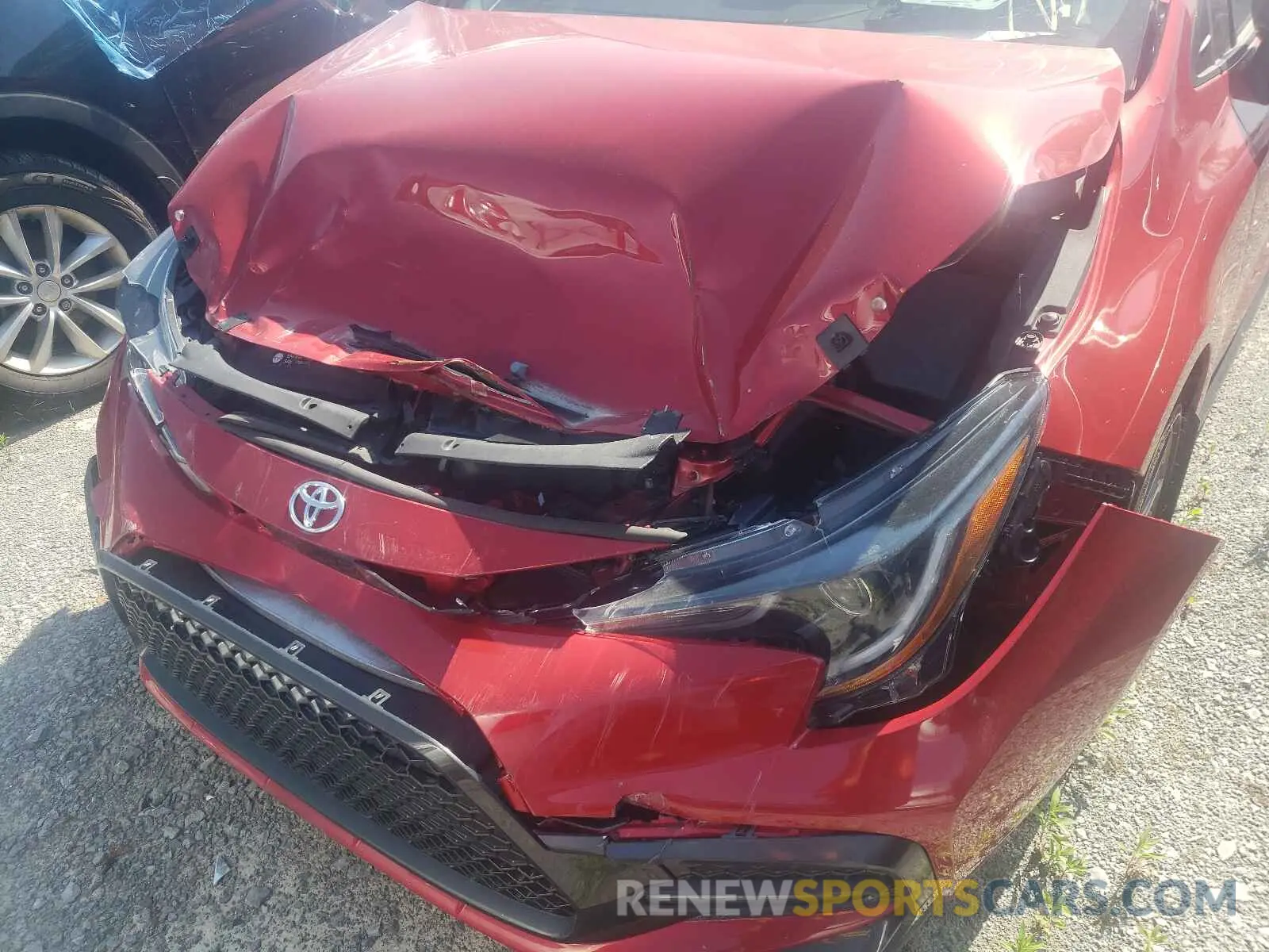 9 Photograph of a damaged car 5YFB4RBE1LP008130 TOYOTA COROLLA 2020