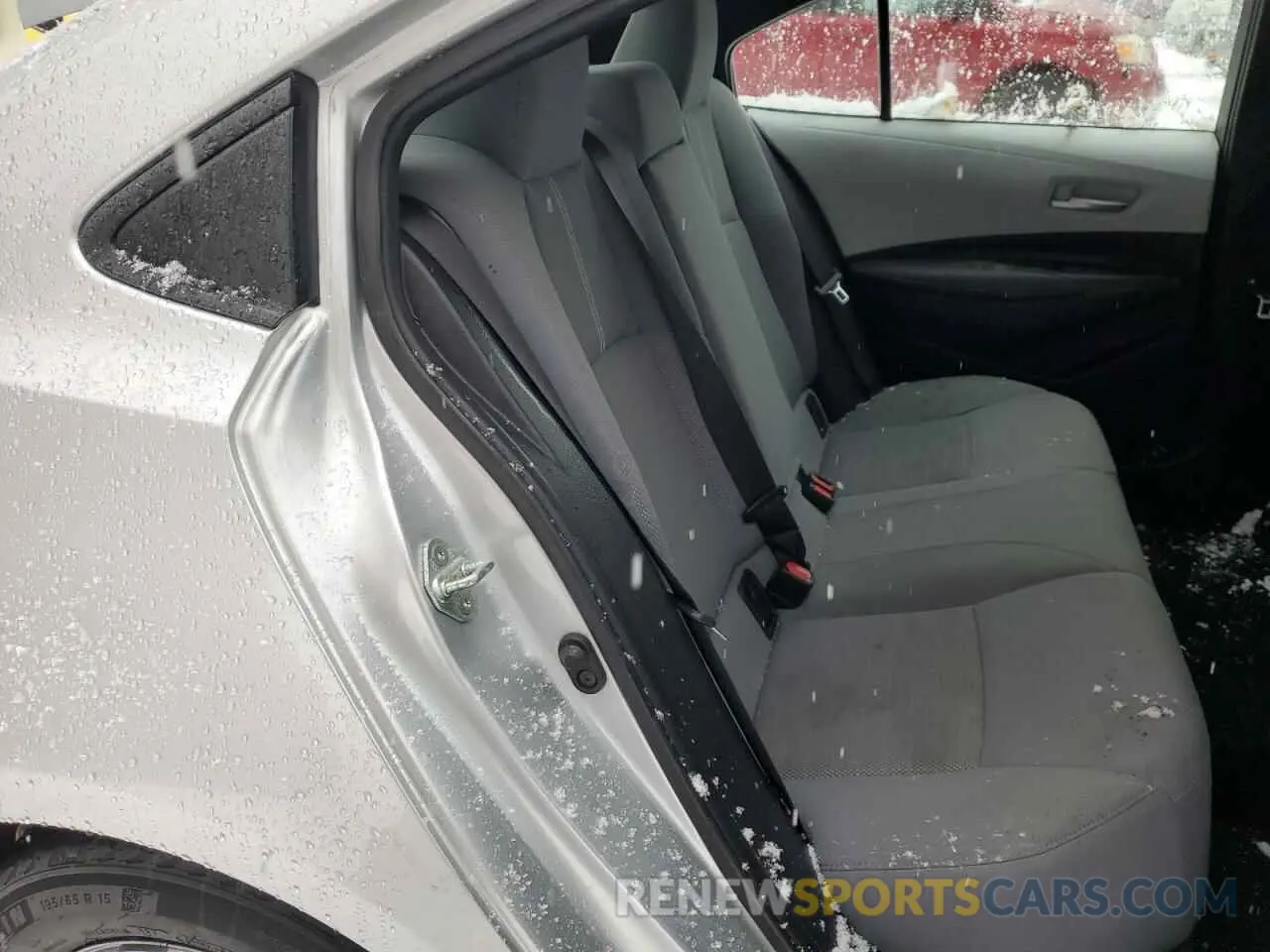 10 Photograph of a damaged car 5YFB4RBE1LP021928 TOYOTA COROLLA 2020