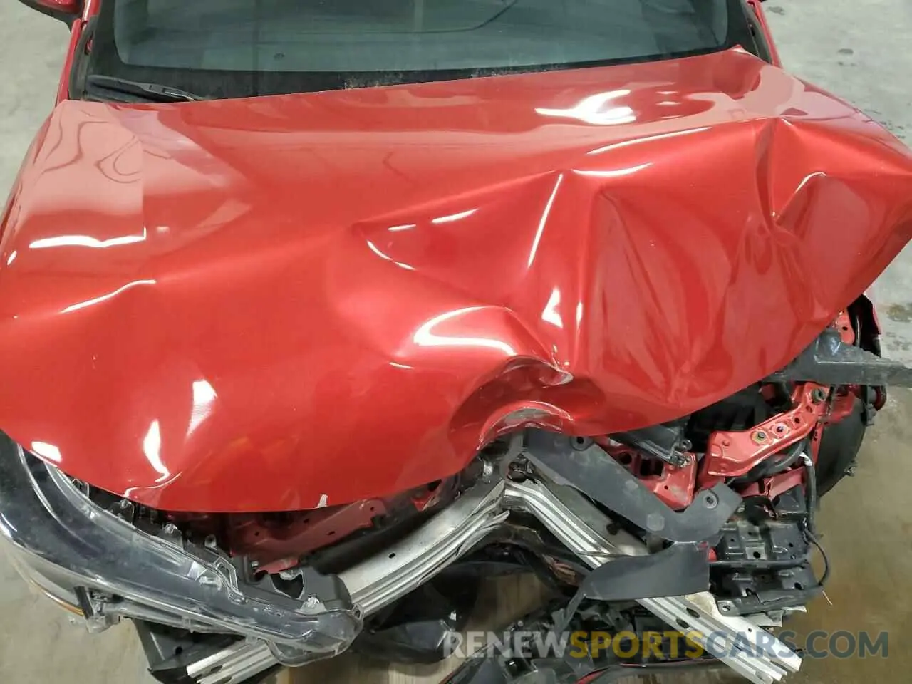 11 Photograph of a damaged car 5YFB4RBE9LP024558 TOYOTA COROLLA 2020