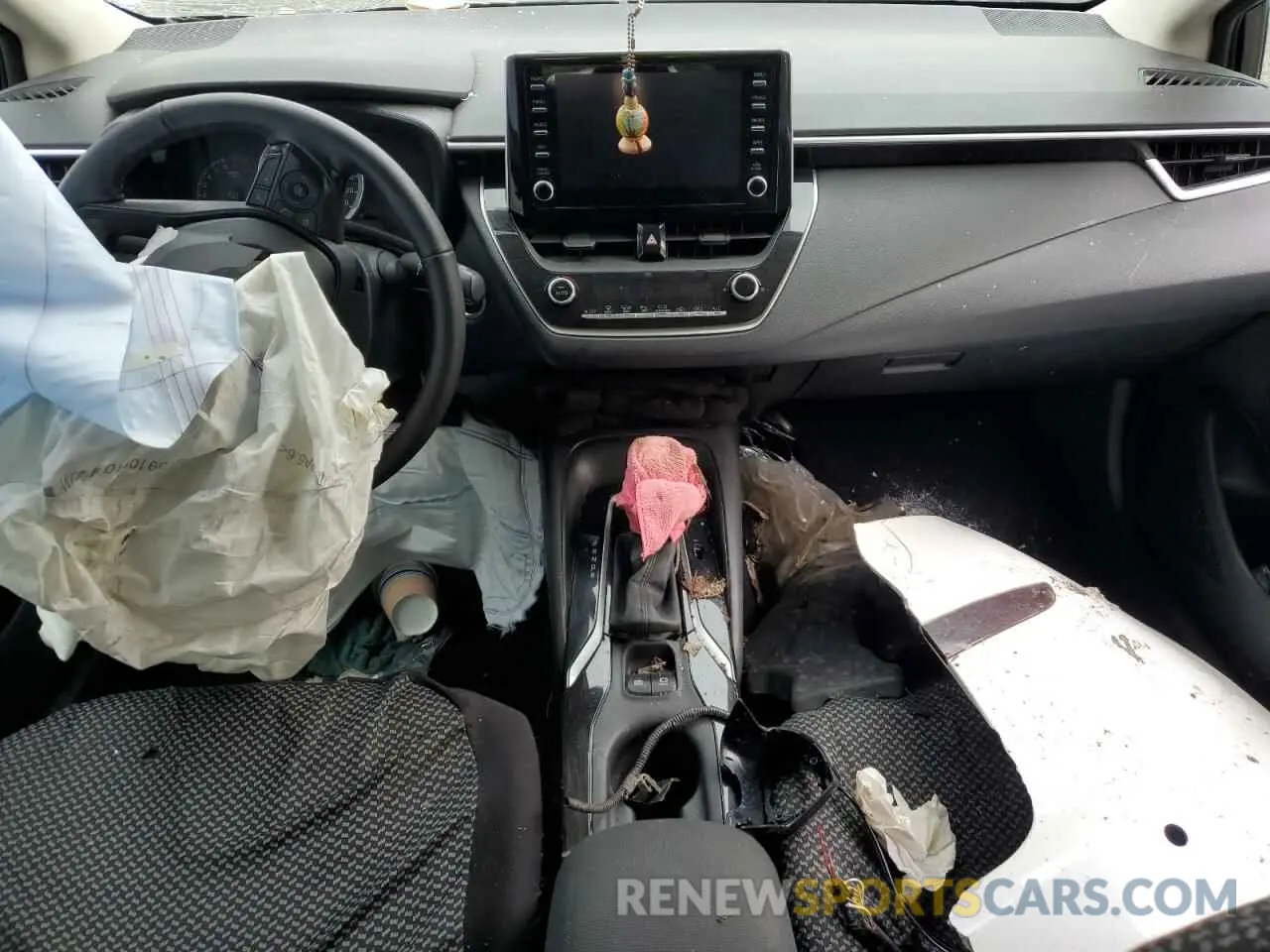 8 Photograph of a damaged car 5YFBPRBE3LP036566 TOYOTA COROLLA 2020