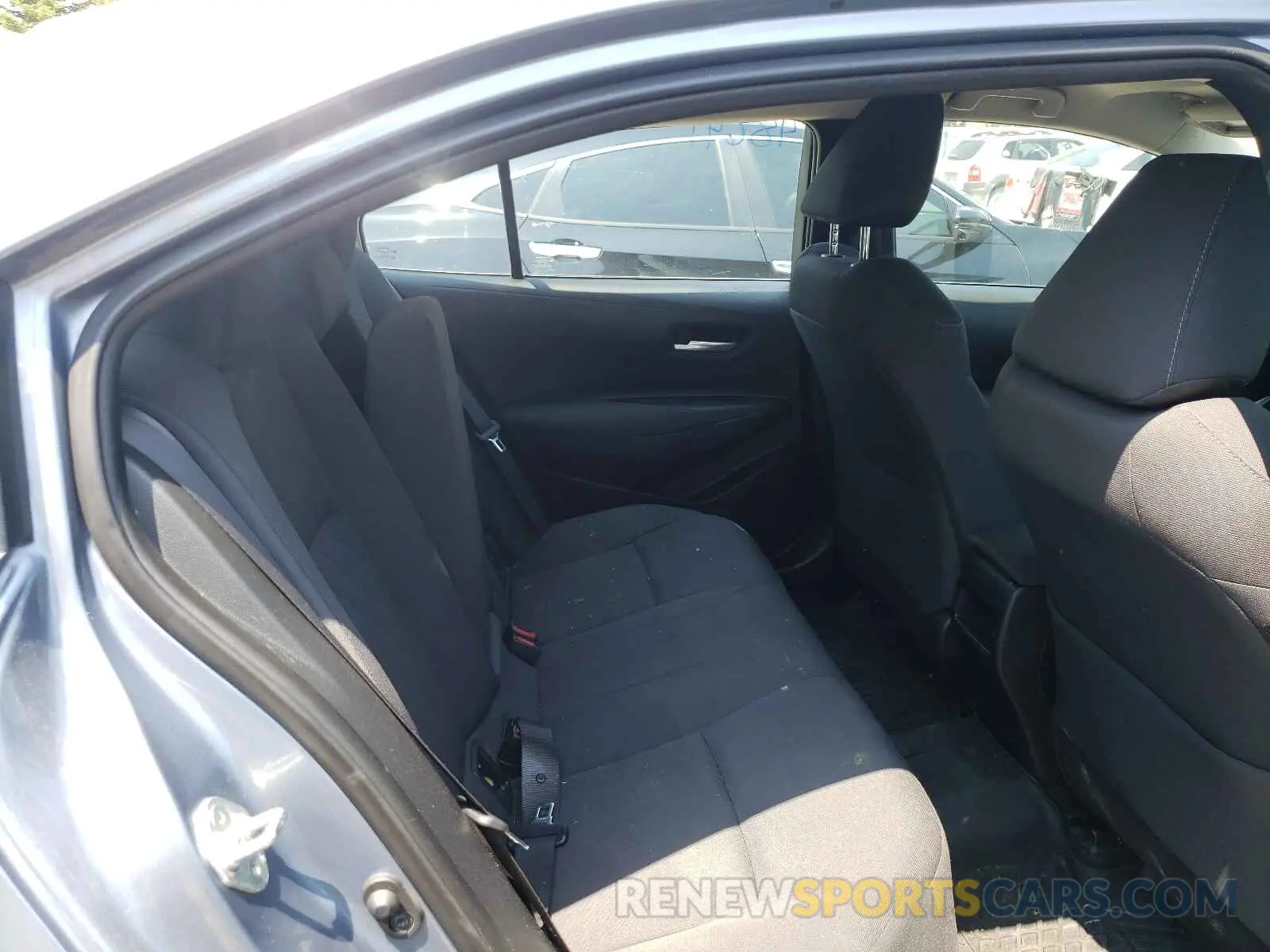 6 Photograph of a damaged car 5YFBPRBE4LP015726 TOYOTA COROLLA 2020
