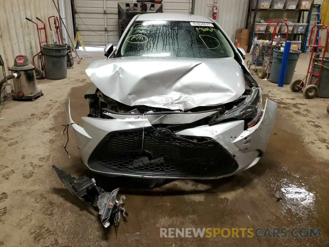 9 Photograph of a damaged car 5YFDPRAE0LP008699 TOYOTA COROLLA 2020