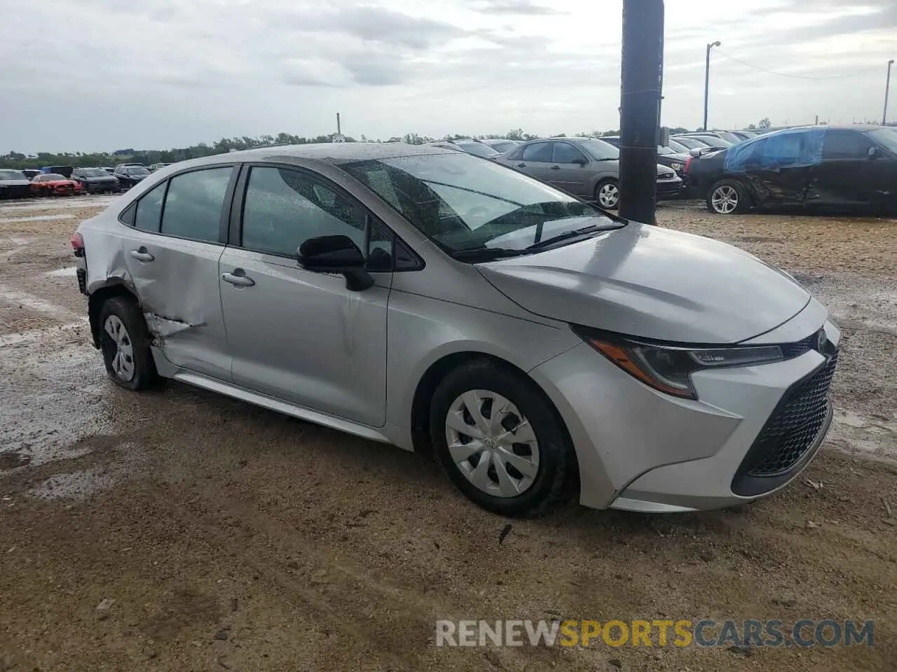 4 Photograph of a damaged car 5YFDPRAE1LP026256 TOYOTA COROLLA 2020