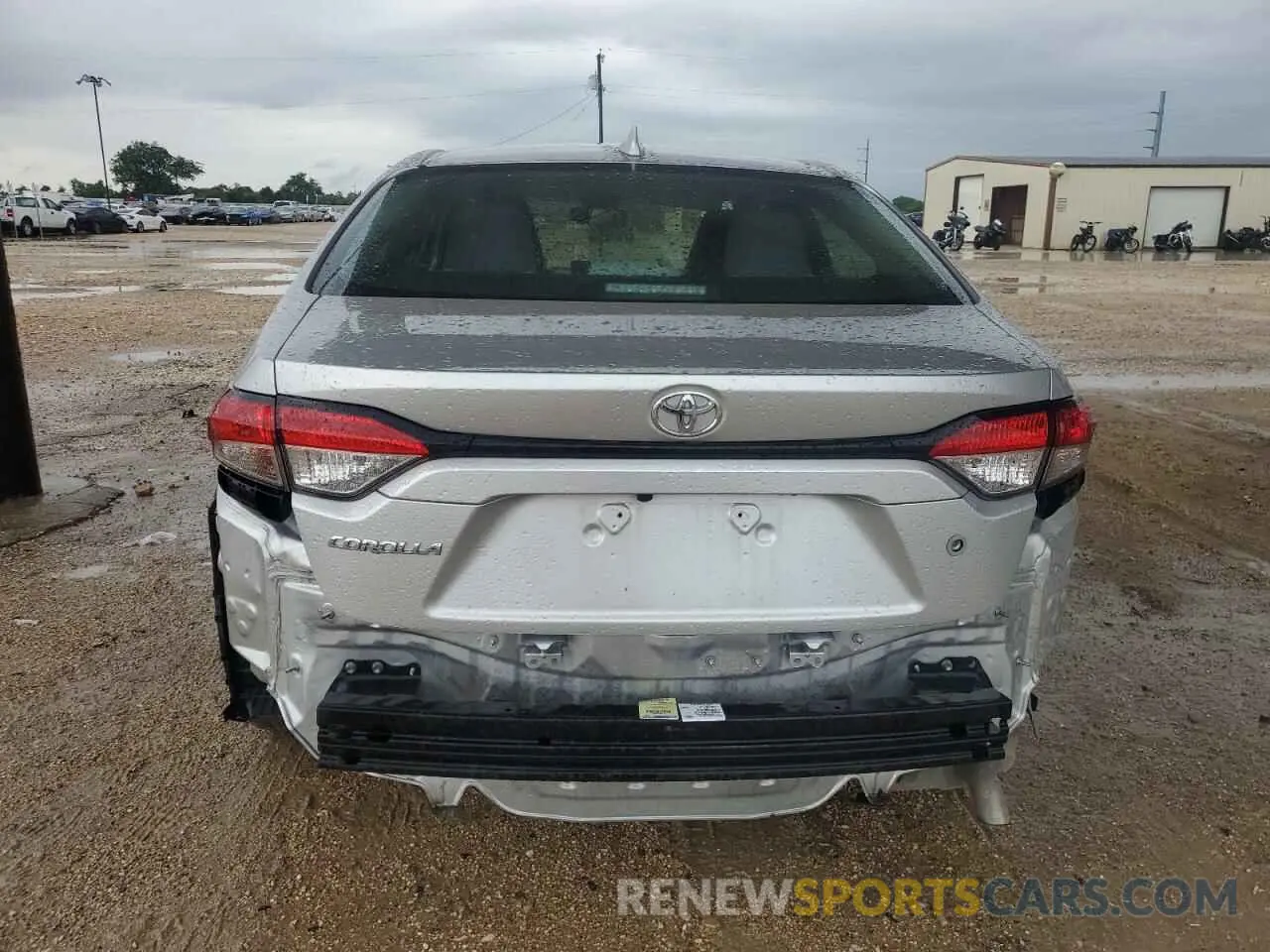 6 Photograph of a damaged car 5YFDPRAE1LP026256 TOYOTA COROLLA 2020