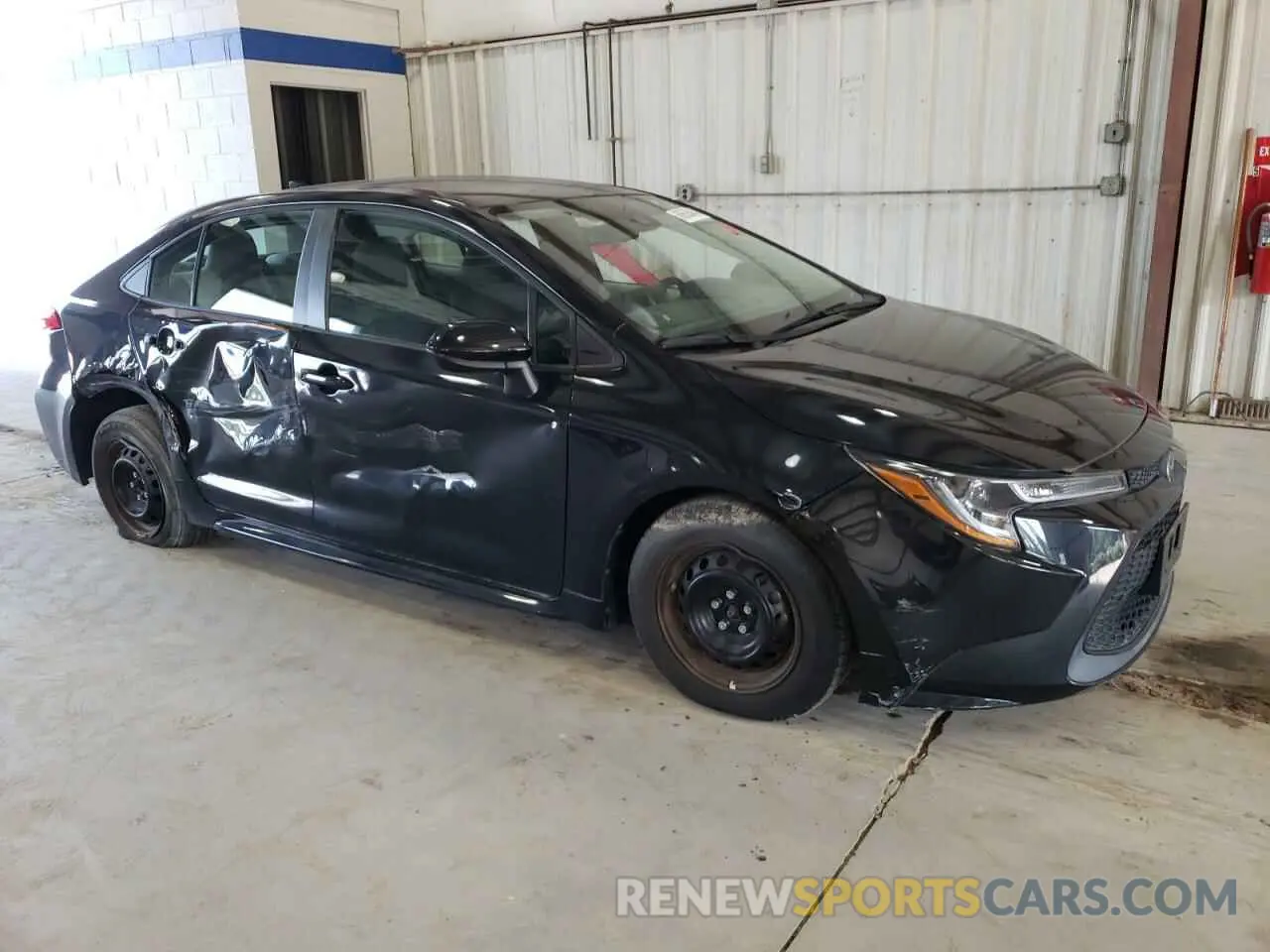 4 Photograph of a damaged car 5YFDPRAE1LP053490 TOYOTA COROLLA 2020
