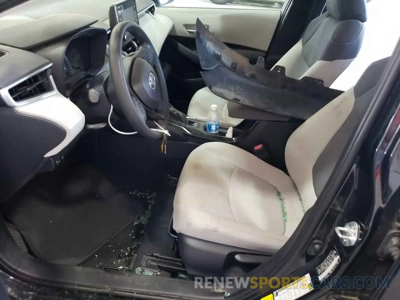 7 Photograph of a damaged car 5YFDPRAE1LP053490 TOYOTA COROLLA 2020
