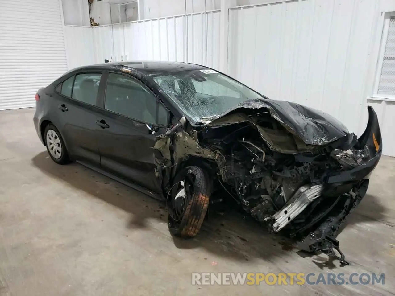 4 Photograph of a damaged car 5YFDPRAE1LP070404 TOYOTA COROLLA 2020