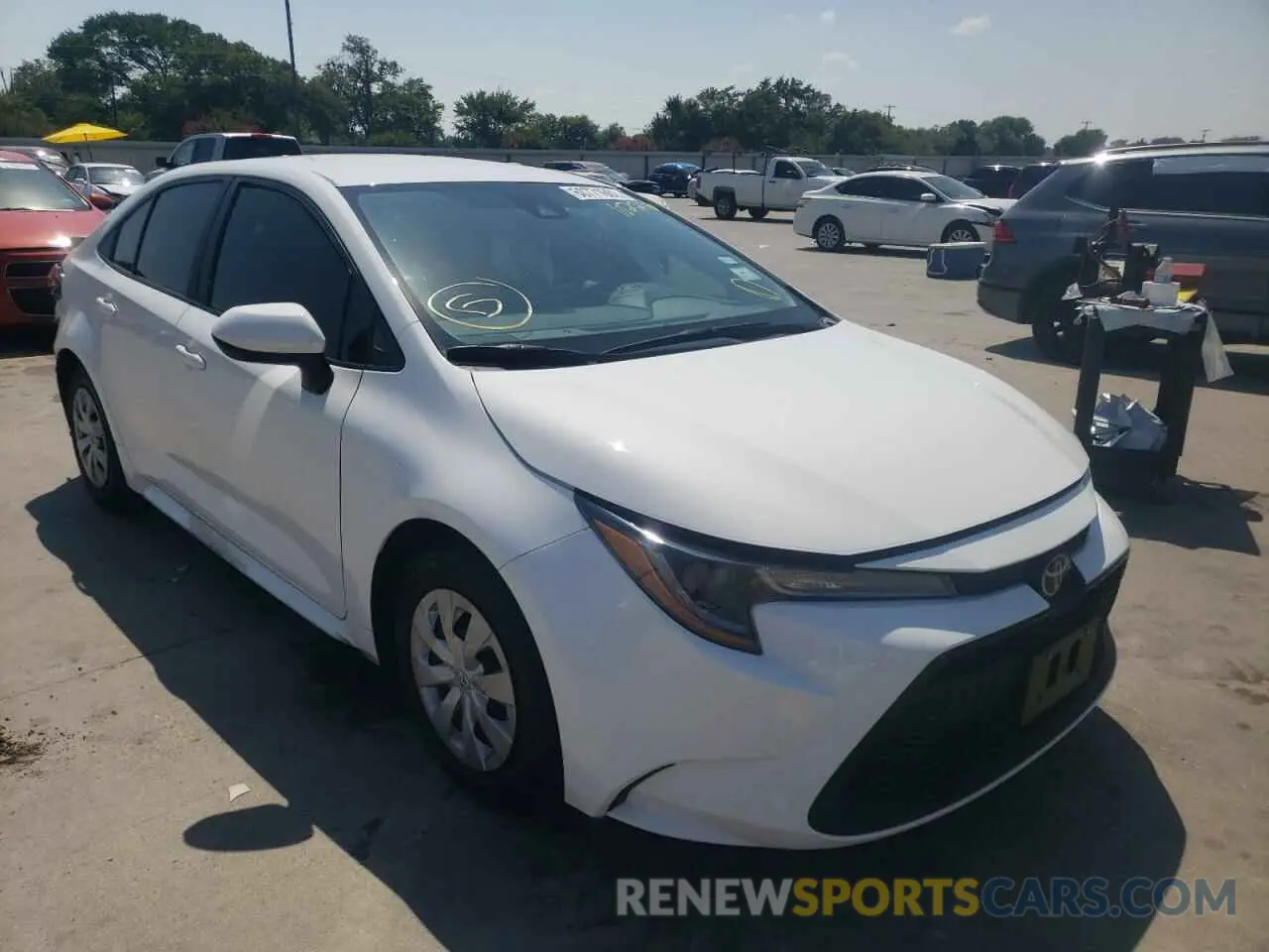 1 Photograph of a damaged car 5YFDPRAE2LP102258 TOYOTA COROLLA 2020
