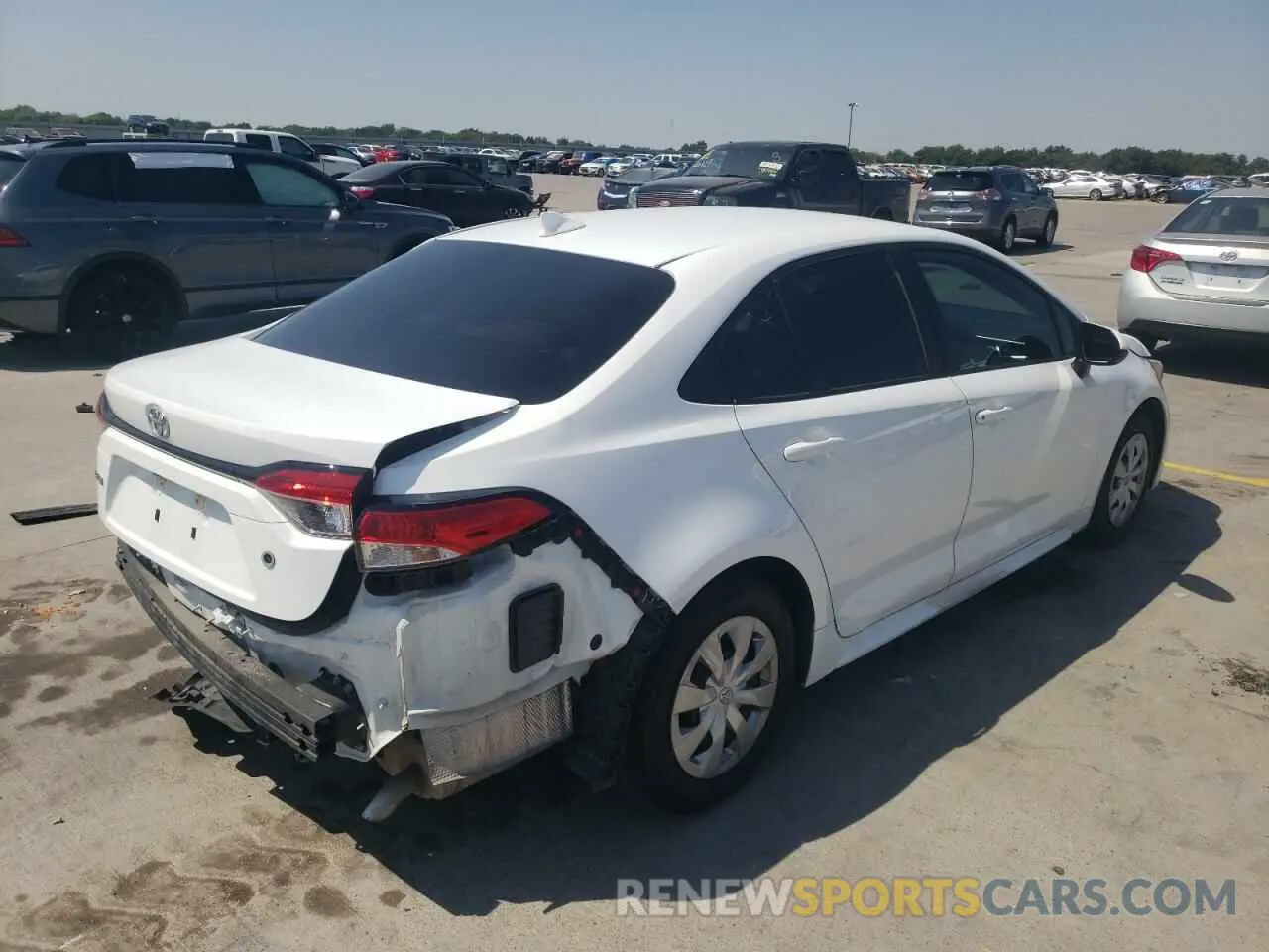 4 Photograph of a damaged car 5YFDPRAE2LP102258 TOYOTA COROLLA 2020
