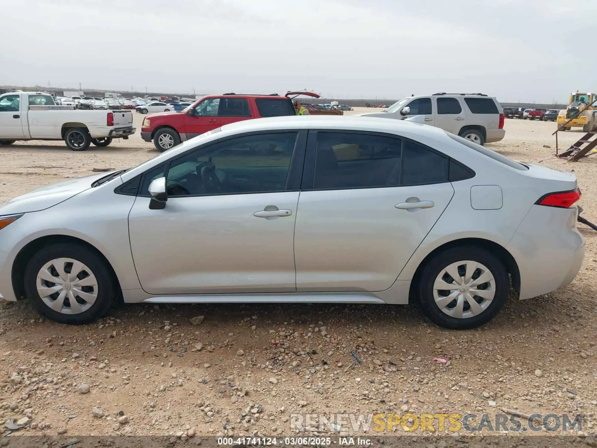 14 Photograph of a damaged car 5YFDPRAE3LP004632 TOYOTA COROLLA 2020